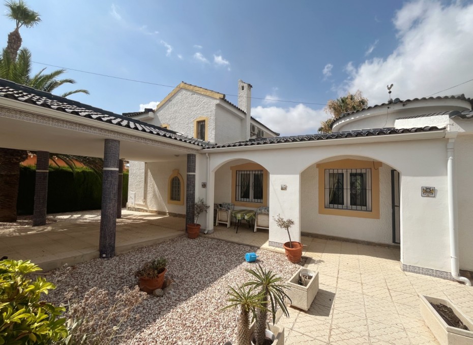 Resale - Villa -
Ciudad Quesada