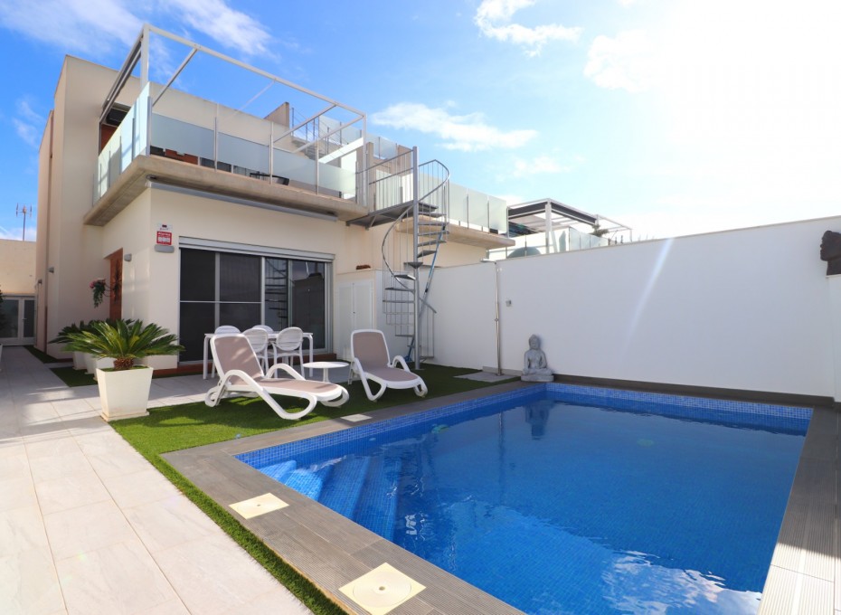 Resale - Villa -
Daya Vieja - Daya Vieja - Town