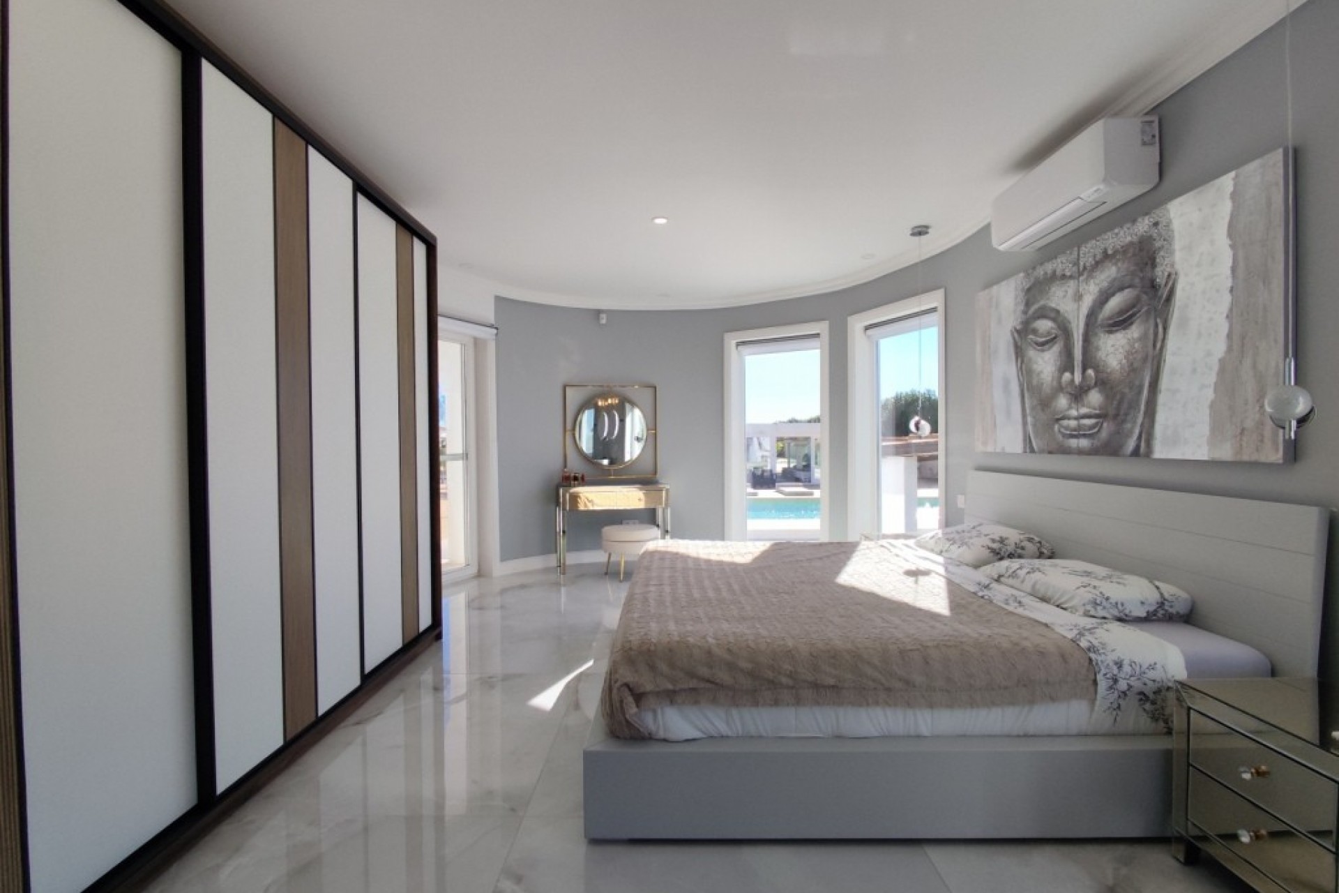 Resale - Villa -
El Mudamiento