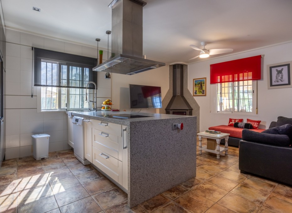 Resale - Villa -
Elche - La Hoya