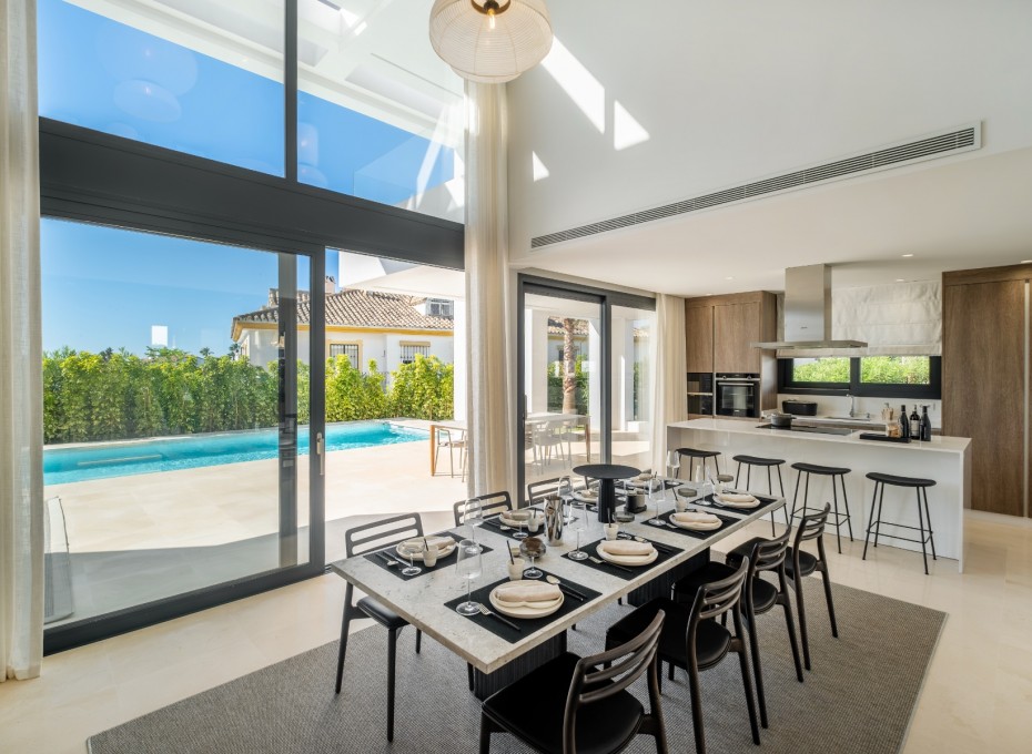 Resale - Villa -
Estepona - El Paraíso