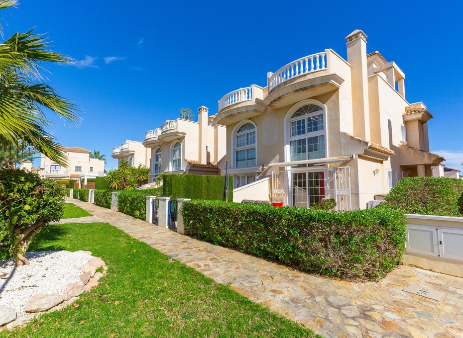 Resale - Villa -
Guardamar del Segura - EL RASO