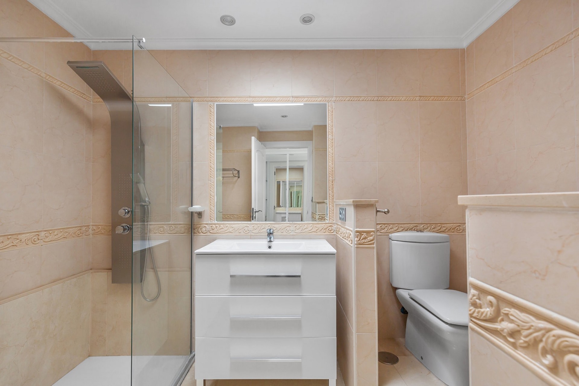 Resale - Villa -
Guardamar del Segura - EL RASO