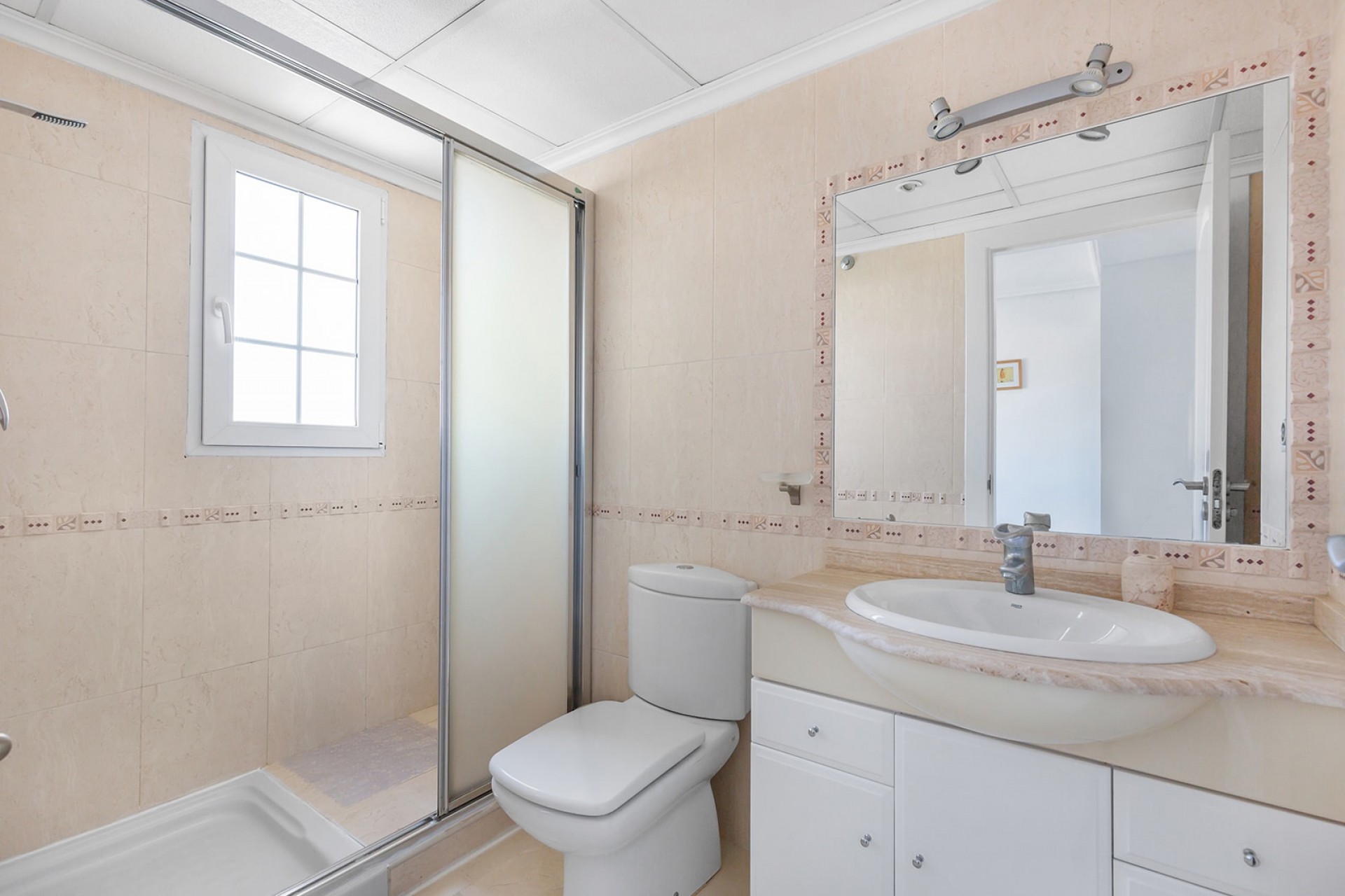 Resale - Villa -
Guardamar del Segura - EL RASO