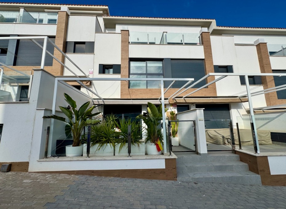 Resale - Villa -
Guardamar del Segura