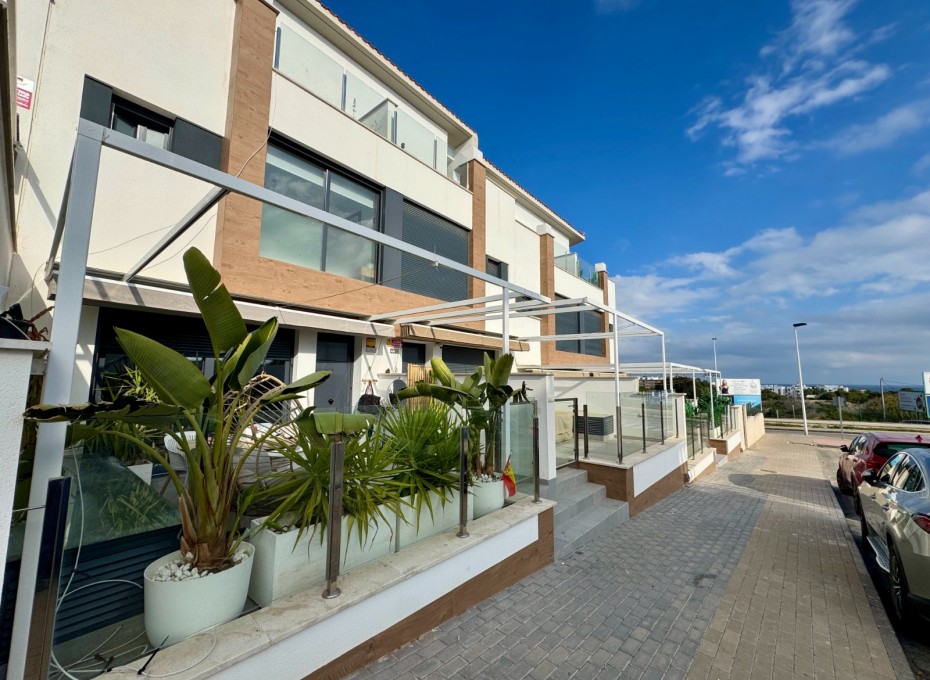 Resale - Villa -
Guardamar del Segura