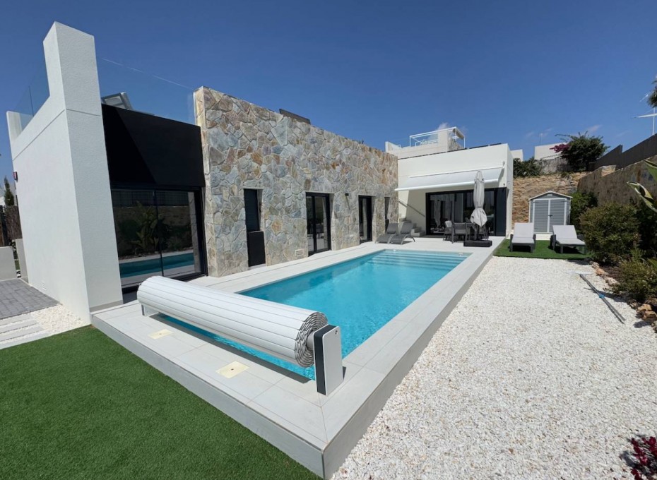 Resale - Villa -
La Finca Golf