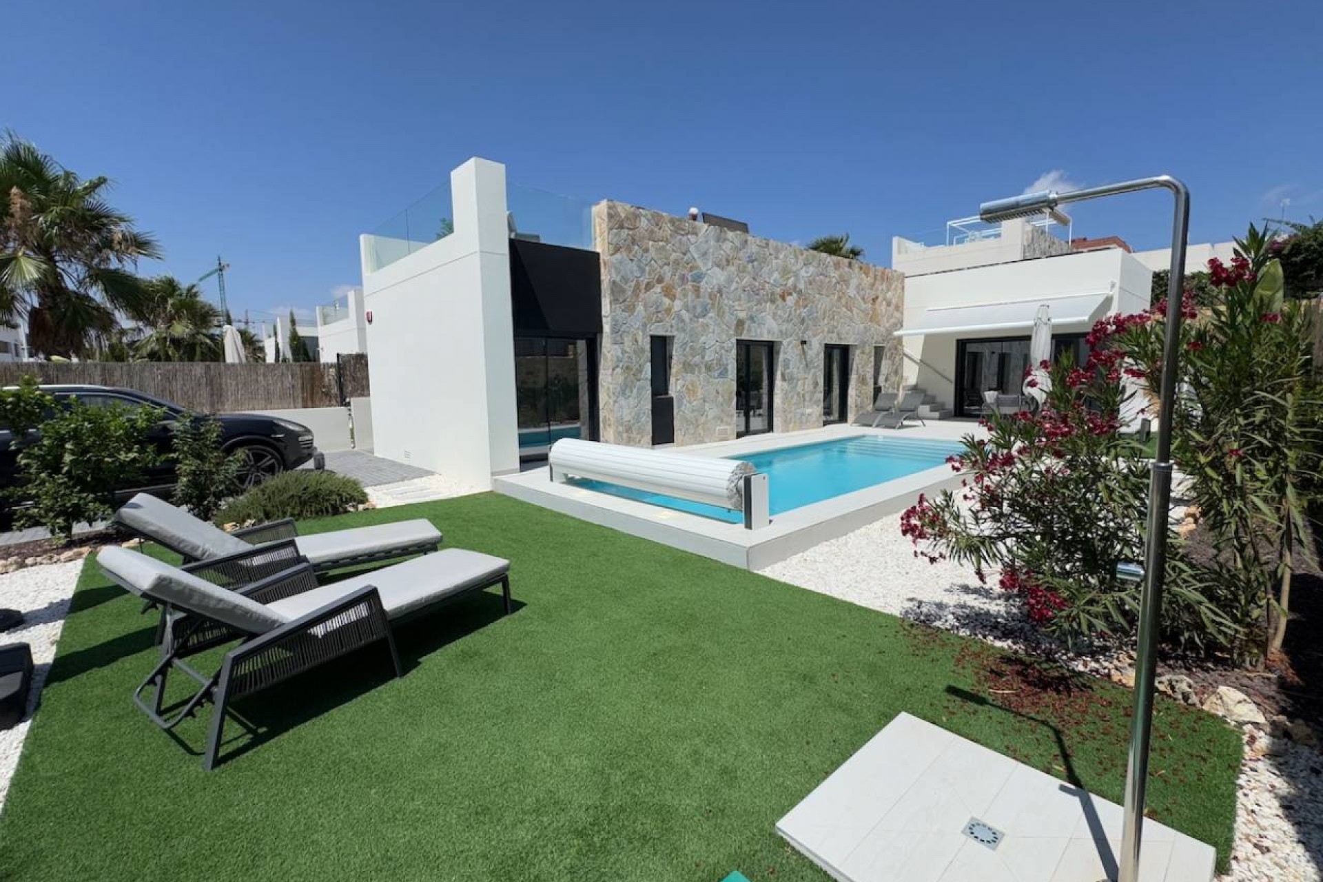 Resale - Villa -
La Finca Golf