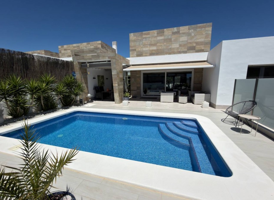 Resale - Villa -
La Finca Golf