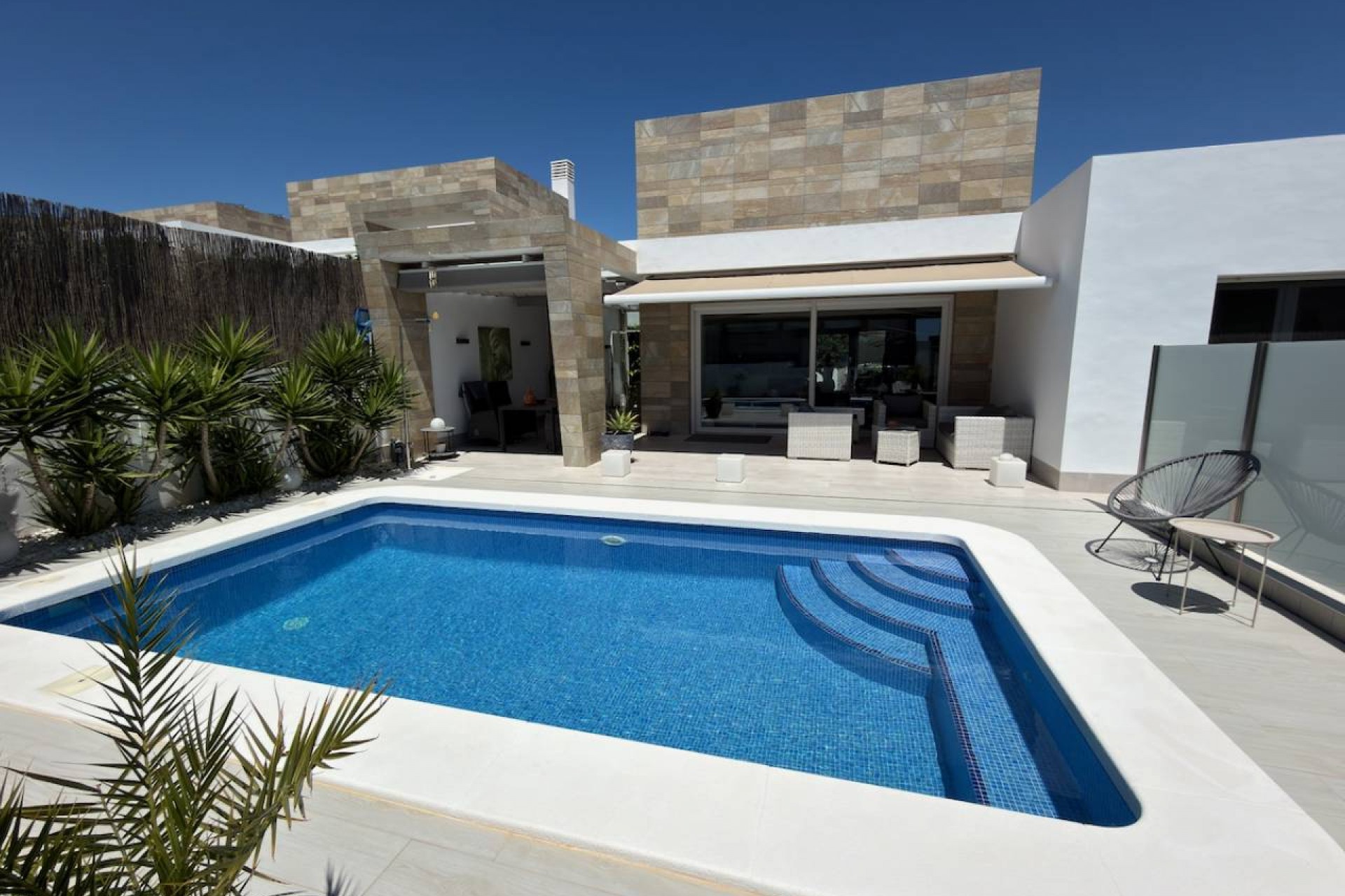 Resale - Villa -
La Finca Golf