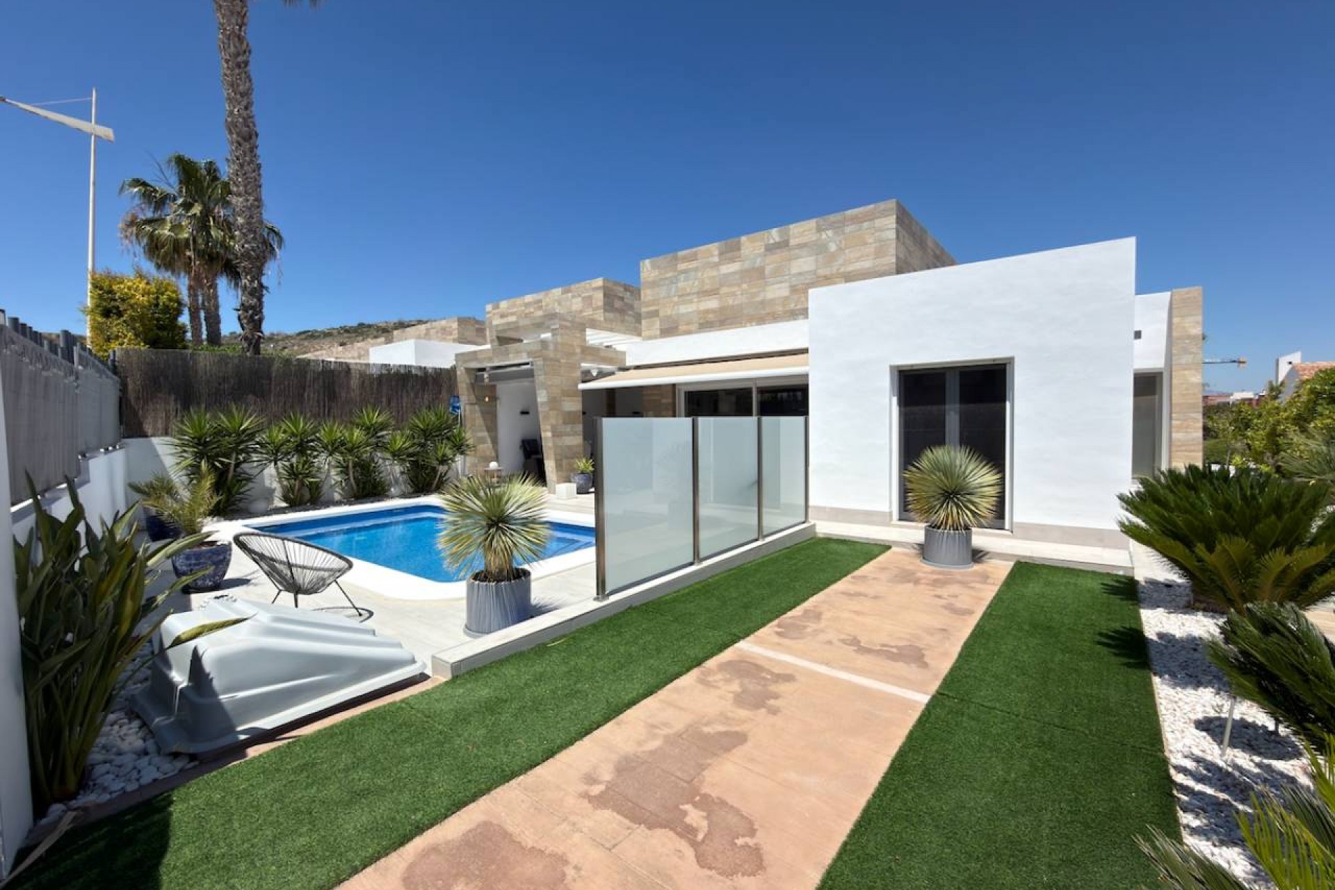 Resale - Villa -
La Finca Golf