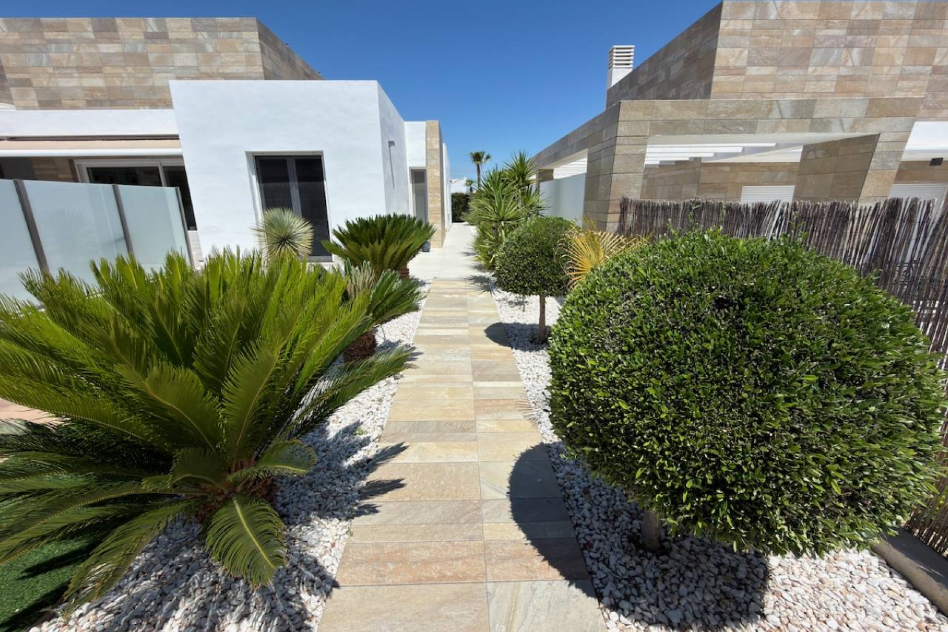 Resale - Villa -
La Finca Golf
