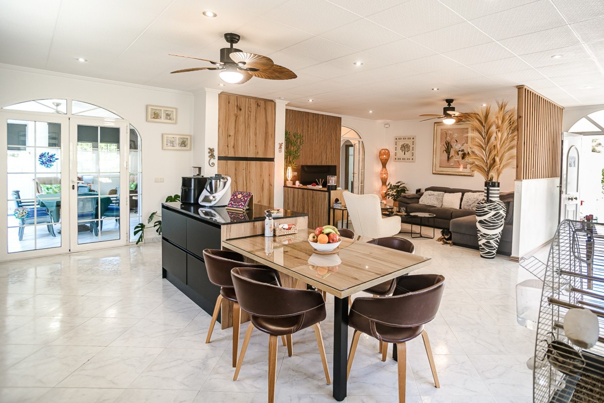 Resale - Villa -
La Marina