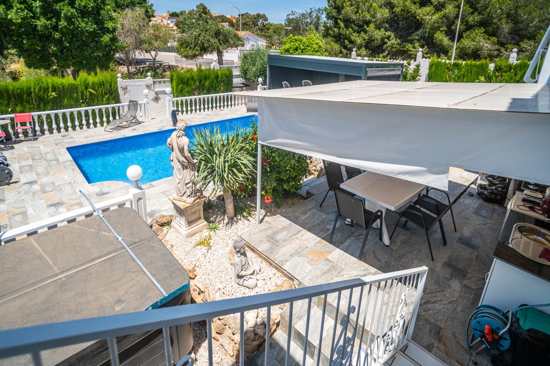 Resale - Villa -
La Marina