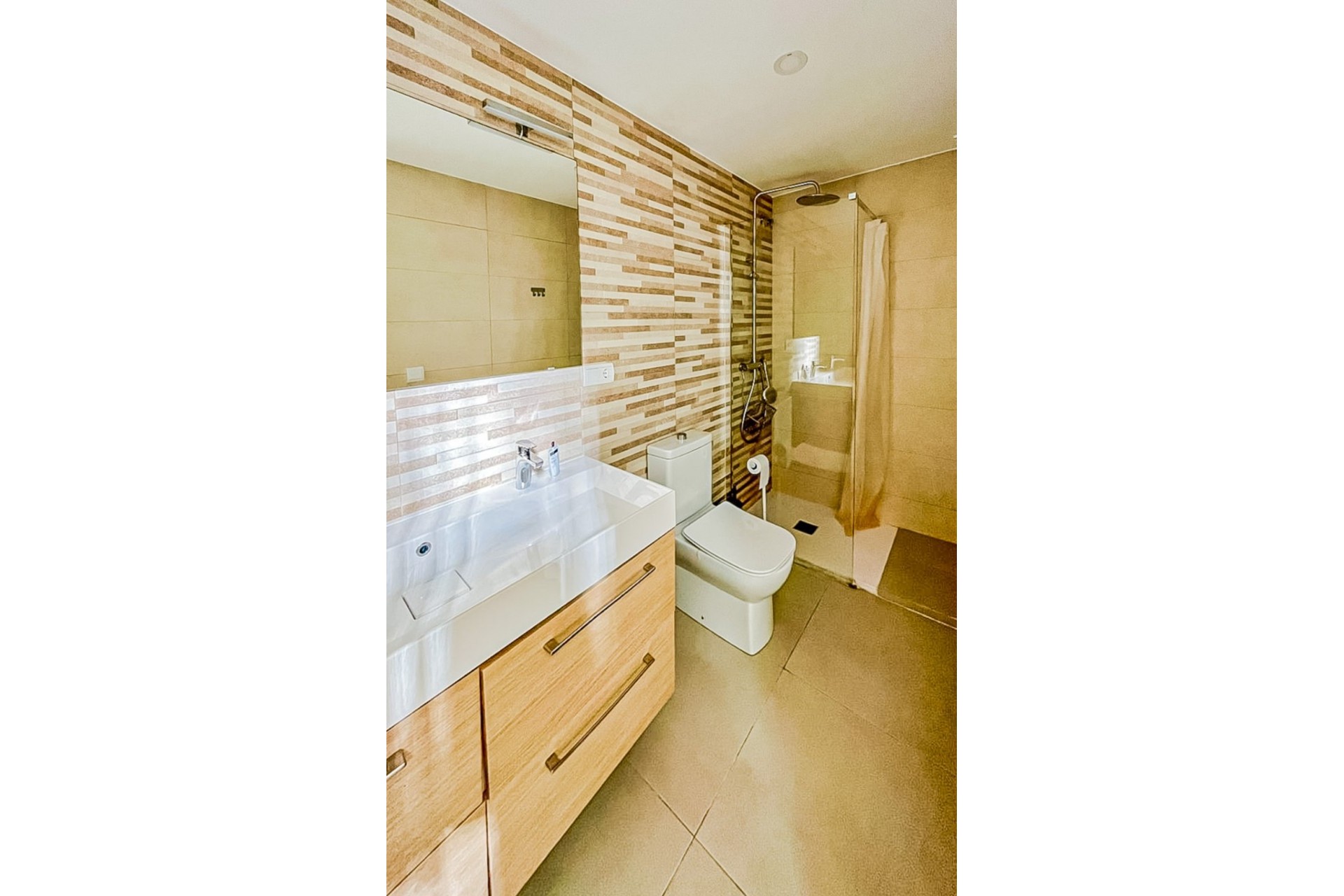 Resale - Villa -
La Nucía - Montebello