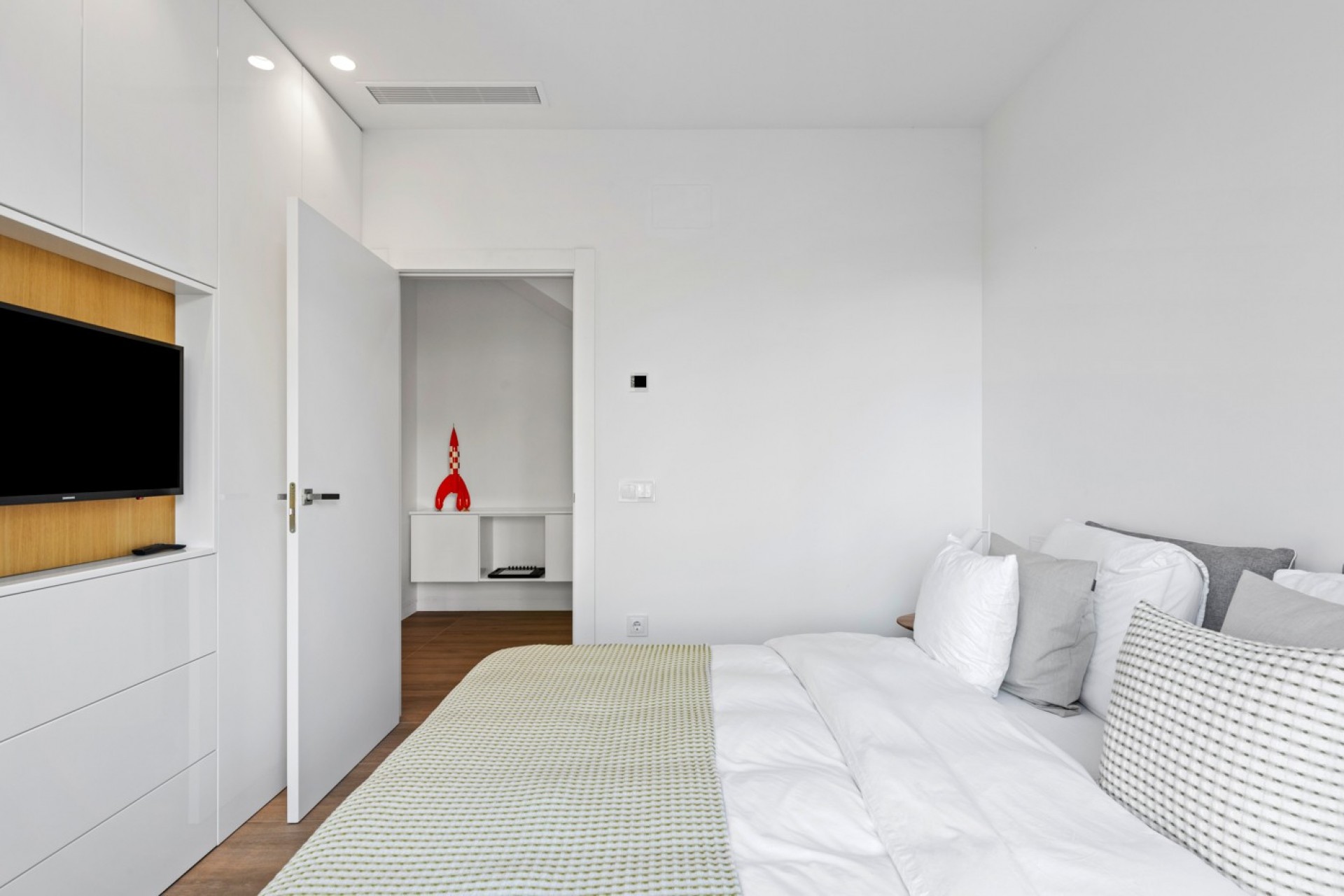 Resale - Villa -
Las Colinas Golf Resort - Las Colinas golf