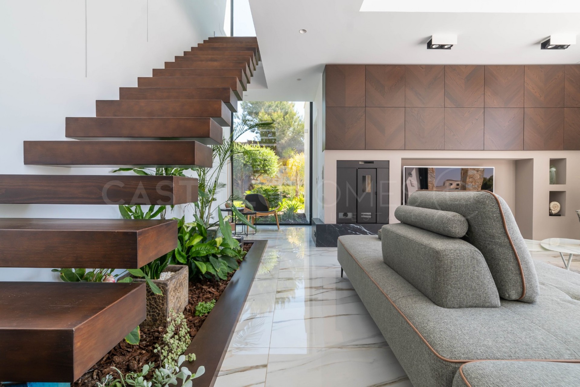 Resale - Villa -
Las colinas - Las colinas golf