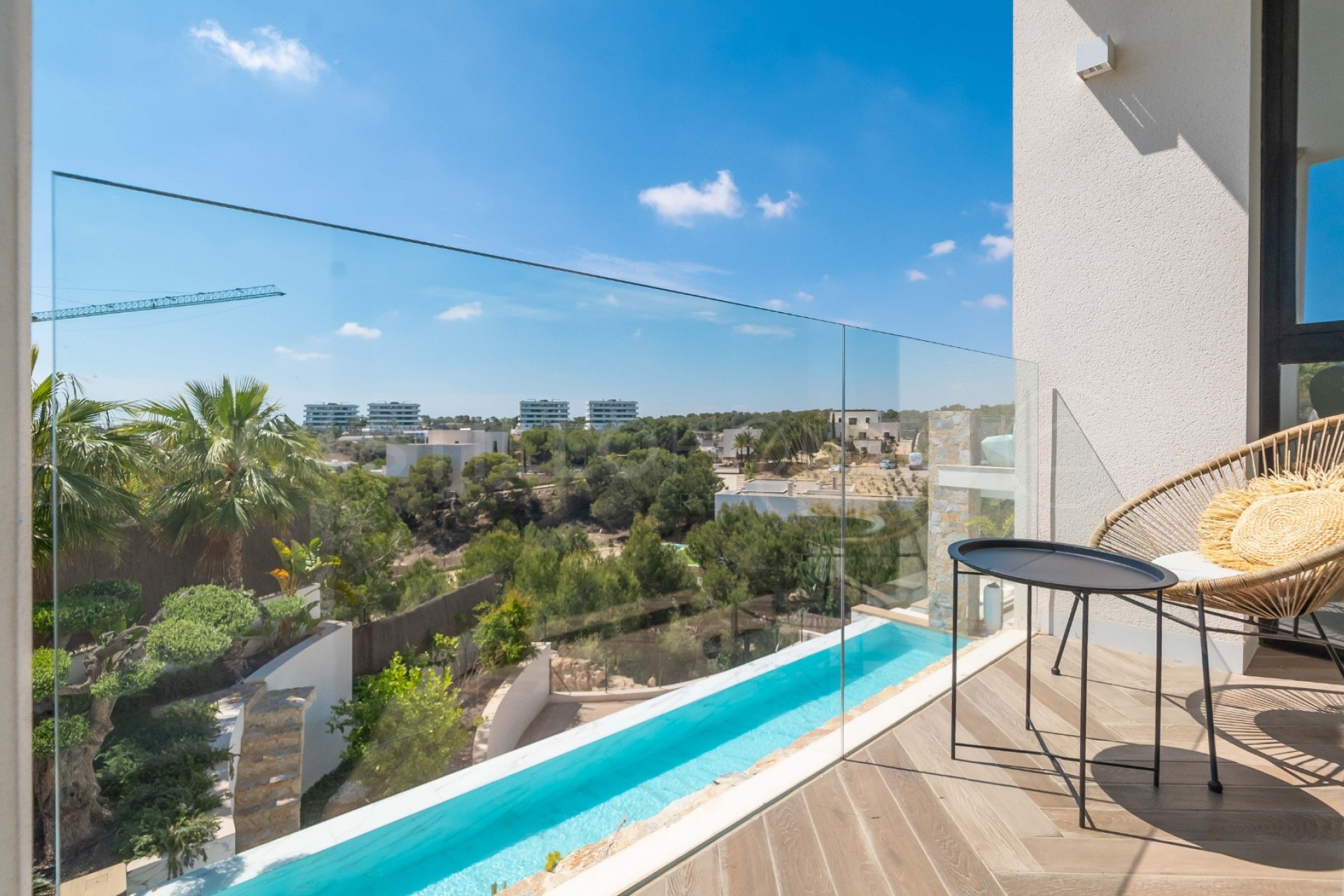 Resale - Villa -
Las colinas - Las colinas golf