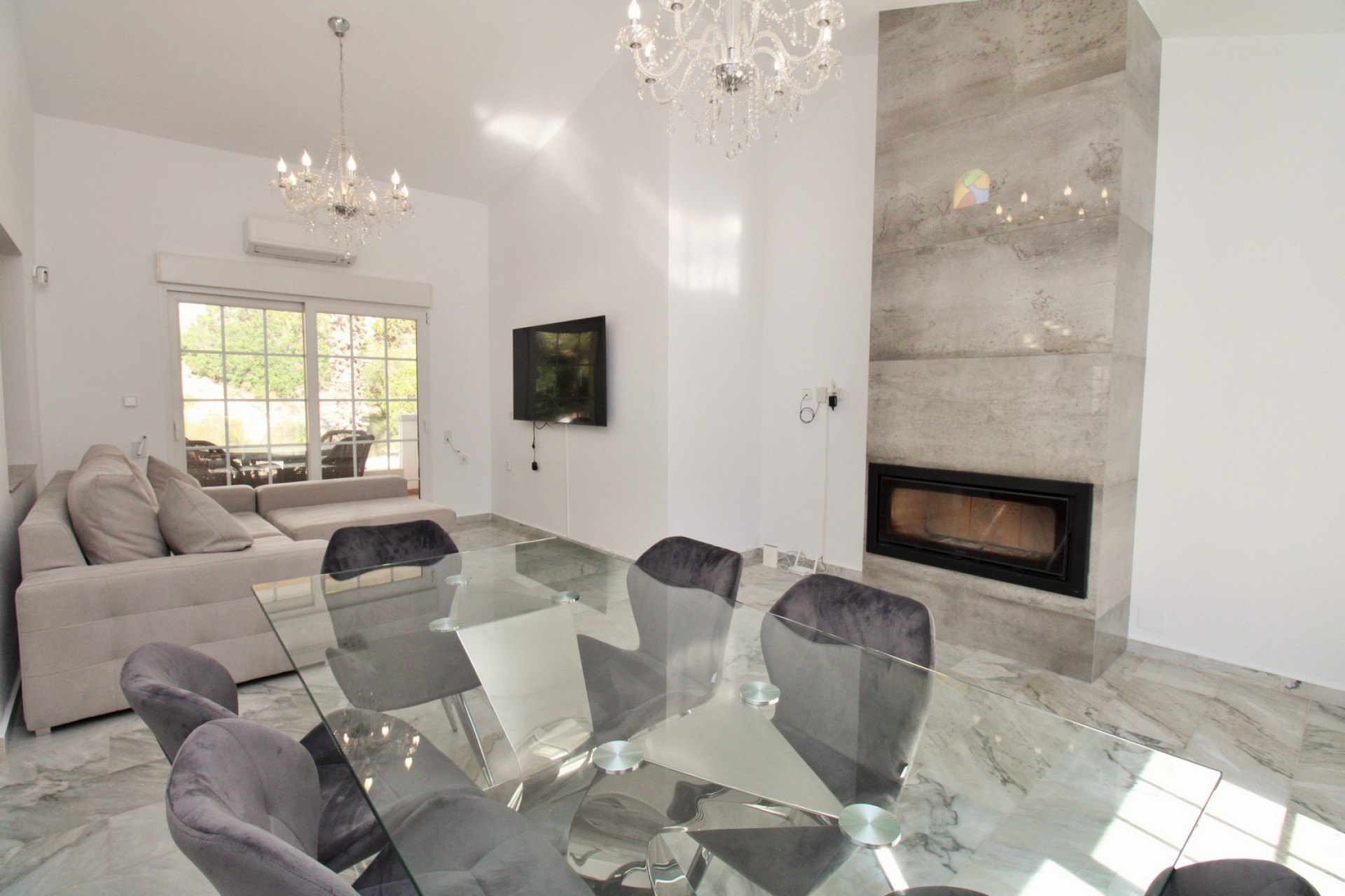 Resale - Villa -
Las Ramblas