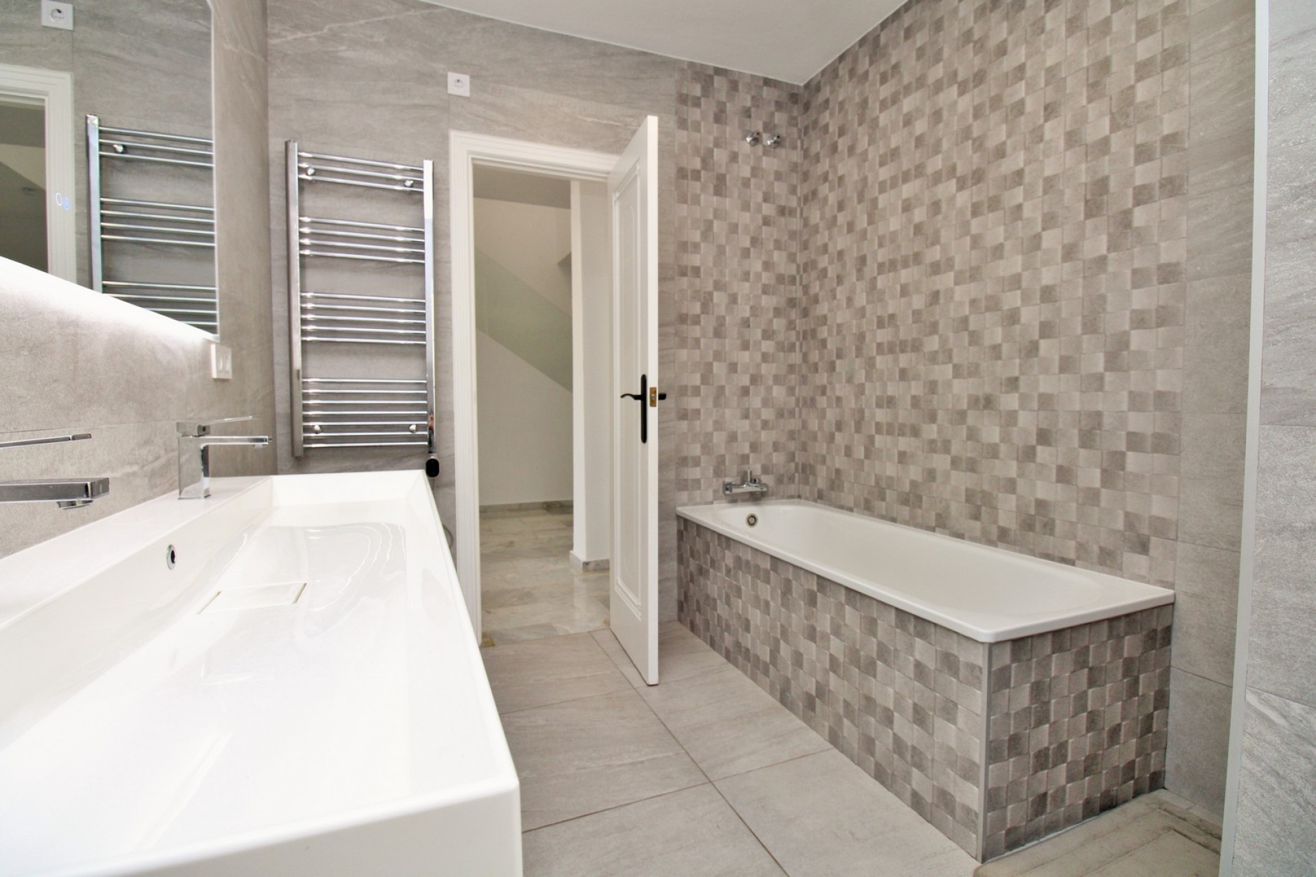 Resale - Villa -
Las Ramblas