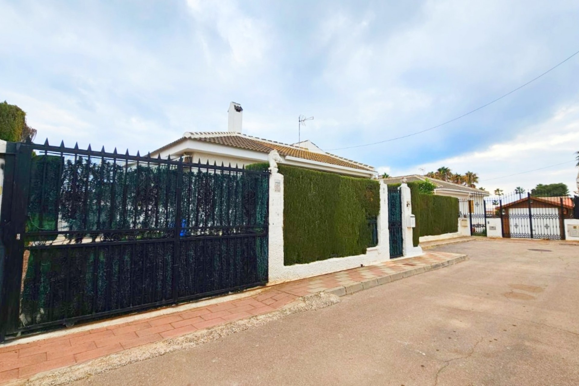 Resale - Villa -
Los Alcazares - Los Alcázares
