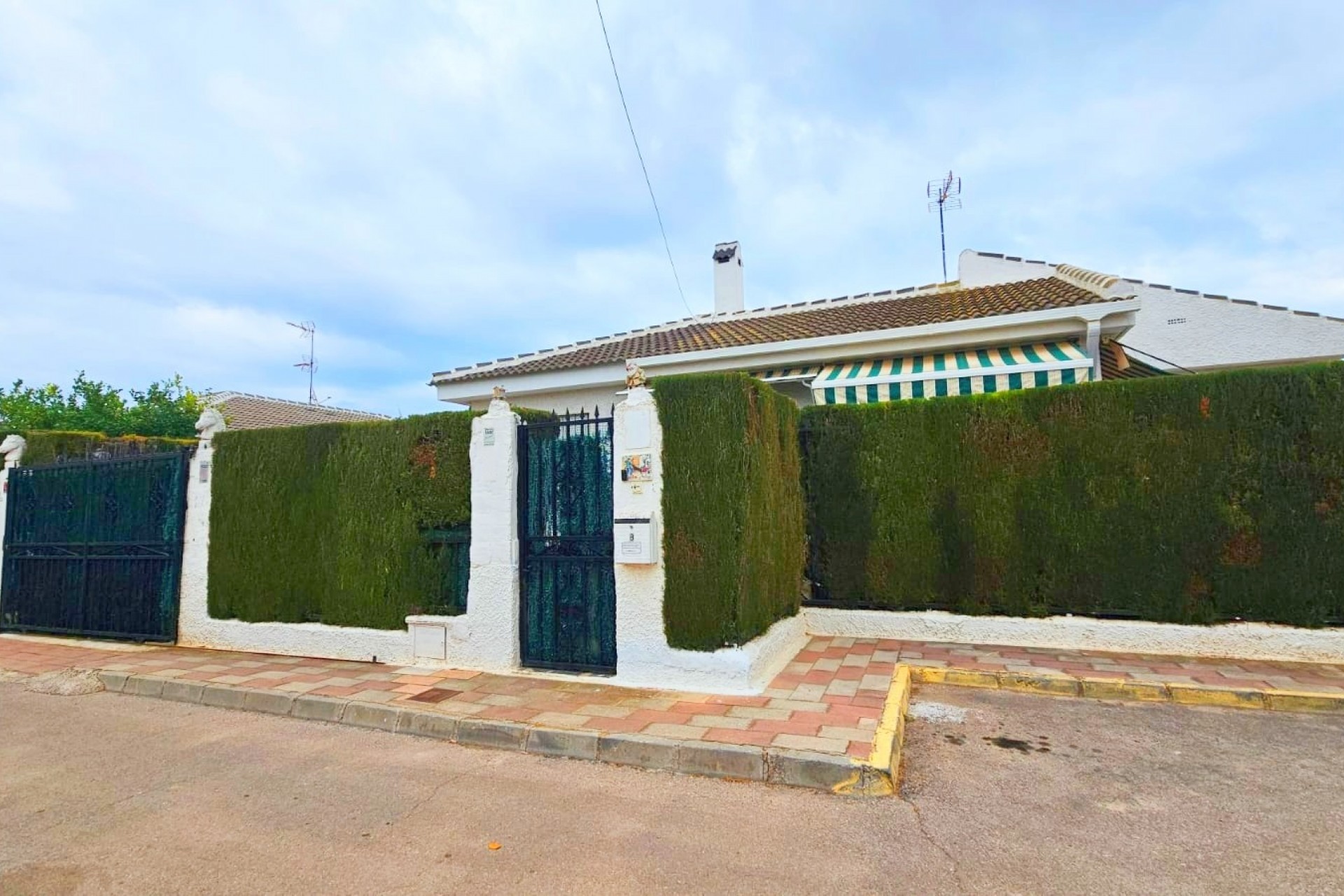 Resale - Villa -
Los Alcazares - Los Alcázares
