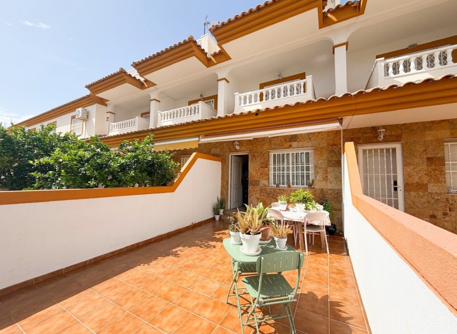 Resale - Villa -
Los Alcazares - Los Alcázares