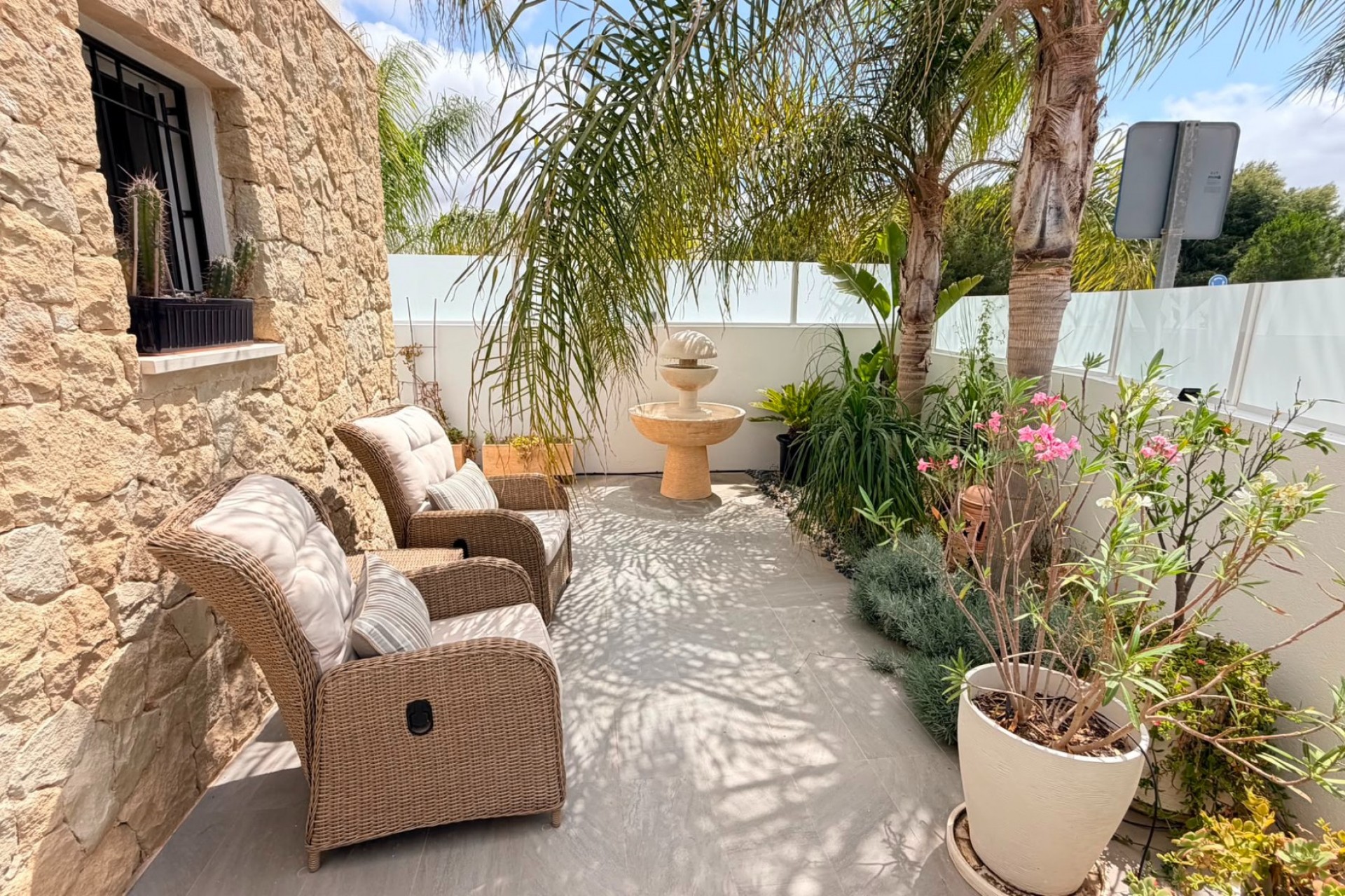Resale - Villa -
Los Montesinos - La Herrada