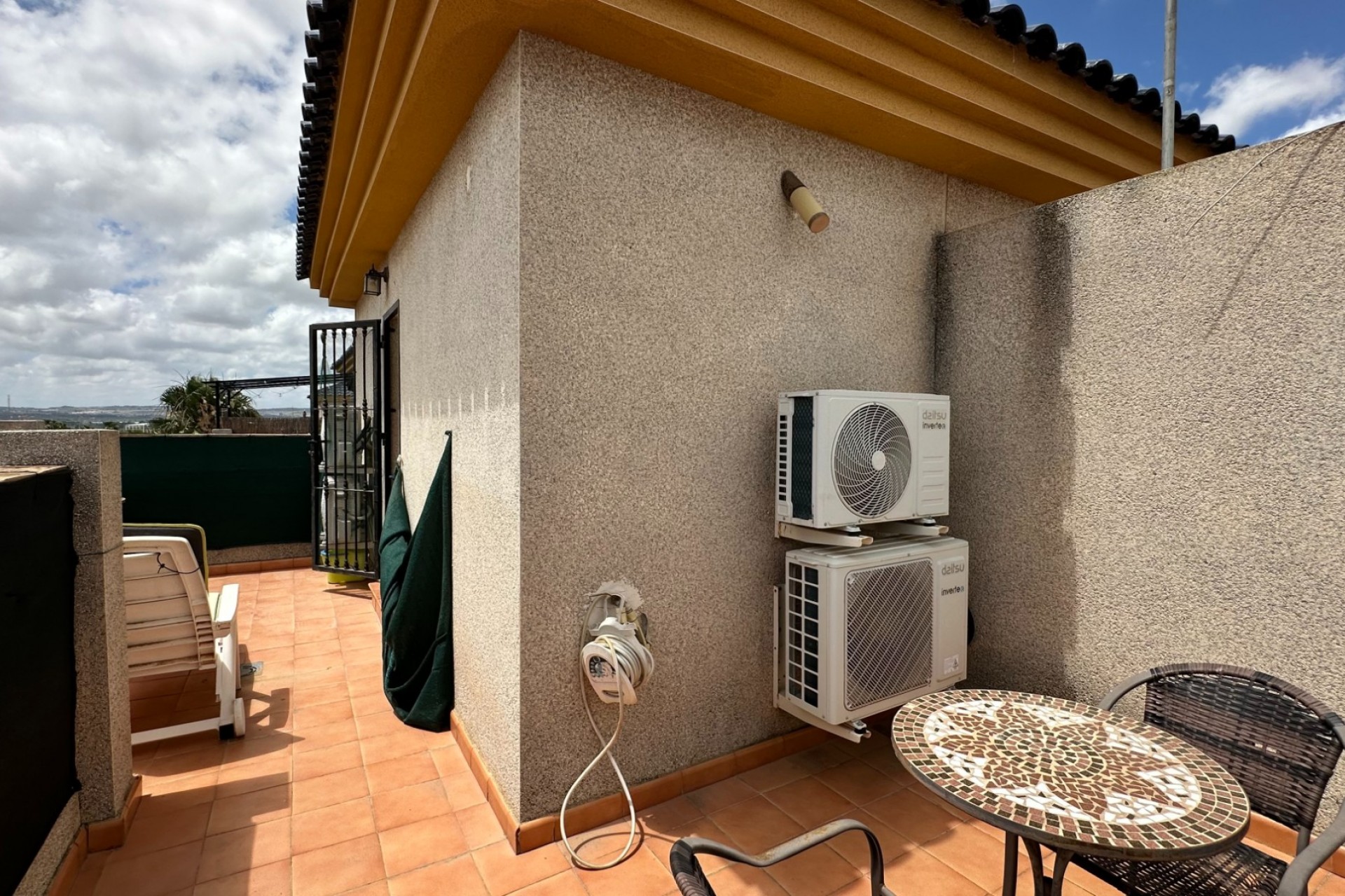 Resale - Villa -
Los Montesinos - La Herrada