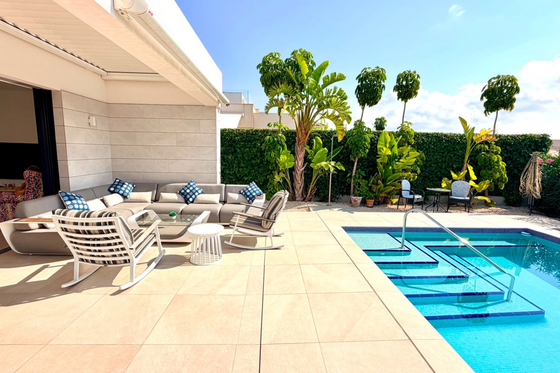 Resale - Villa -
Los Montesinos - La Herrada