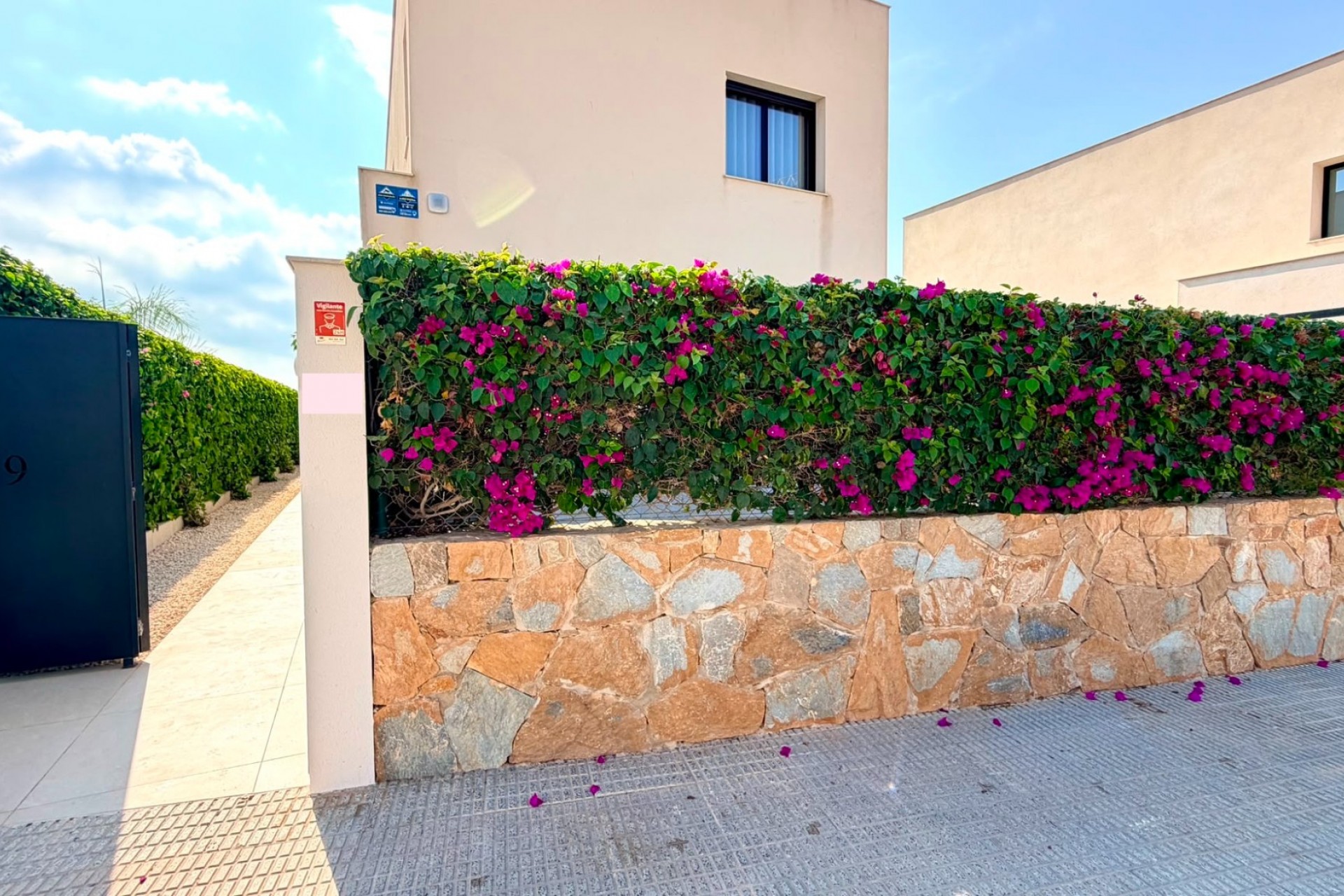 Resale - Villa -
Los Montesinos - La Herrada