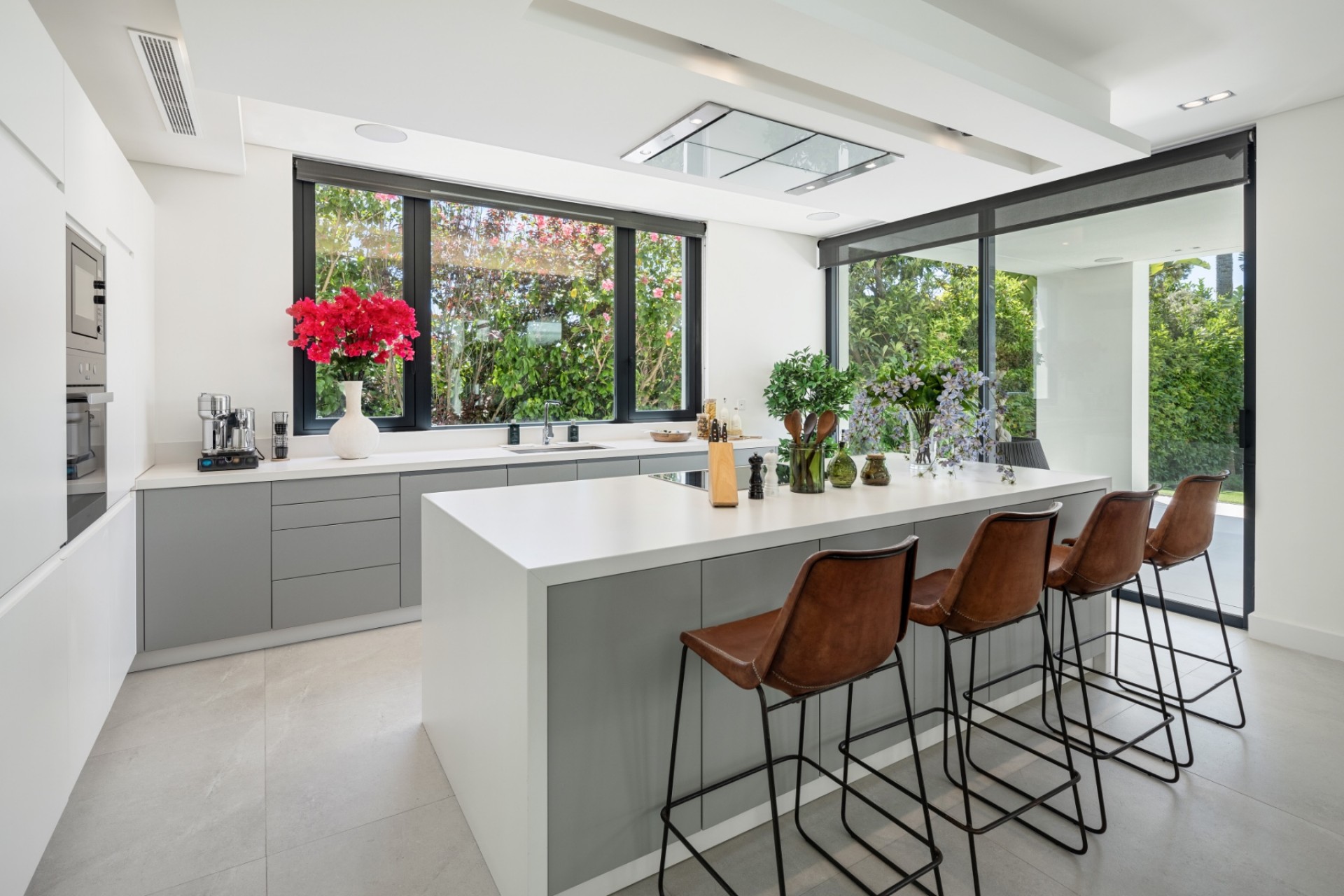 Resale - Villa -
Marbella - East Marbella