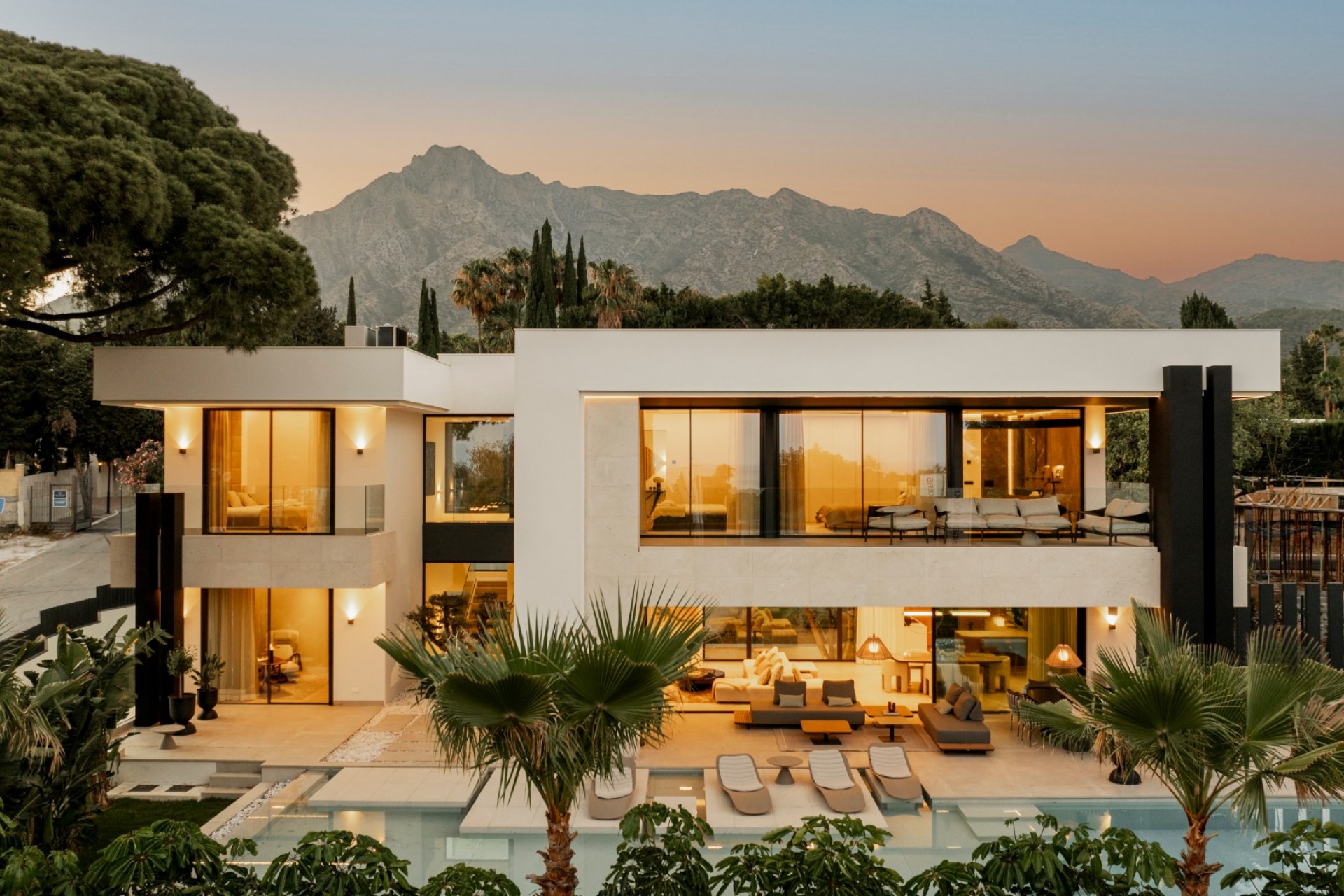 Resale - Villa -
Marbella - Nagueles