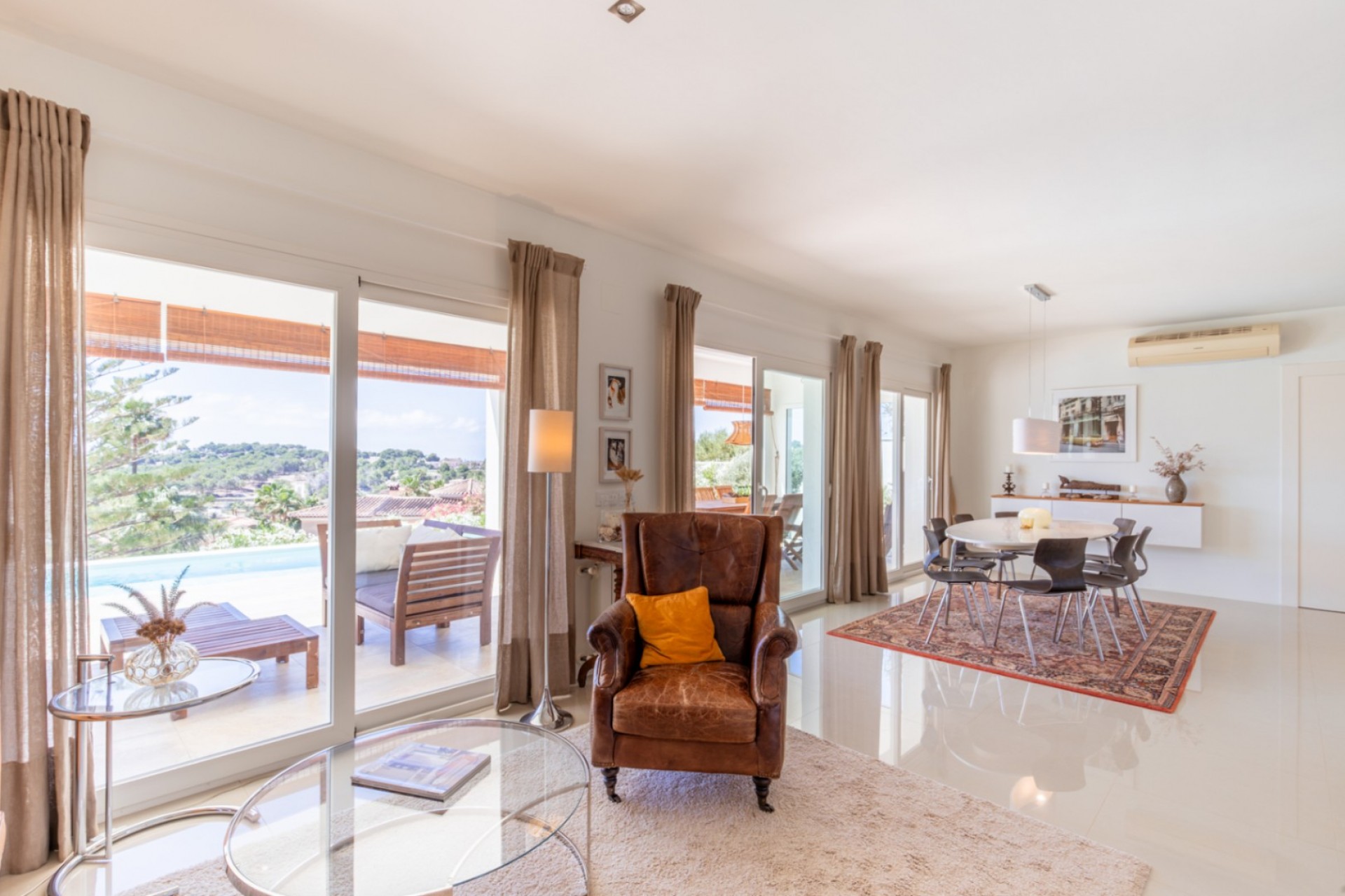 Resale - Villa -
Moraira - Benimeit