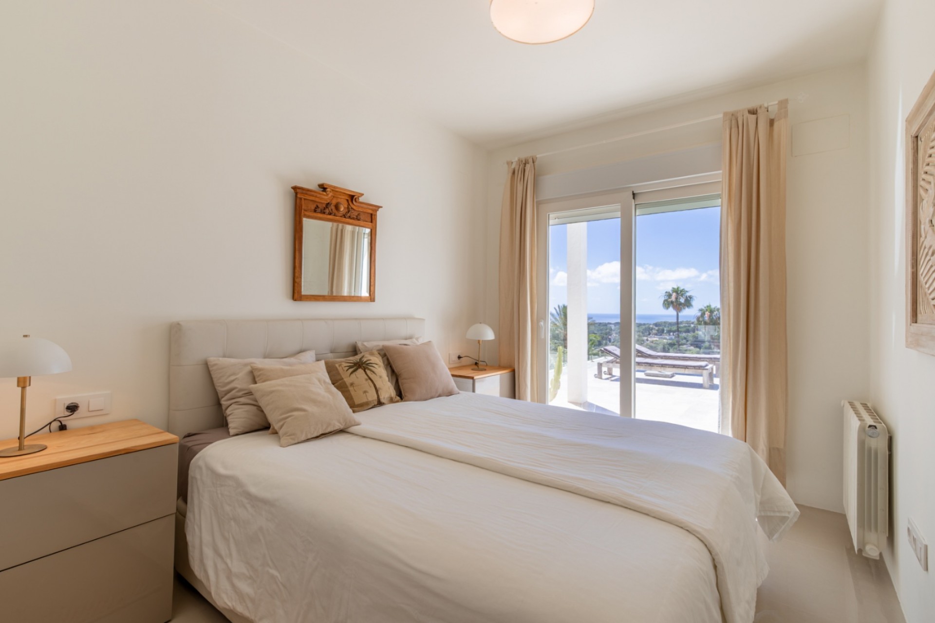 Resale - Villa -
Moraira - Benimeit