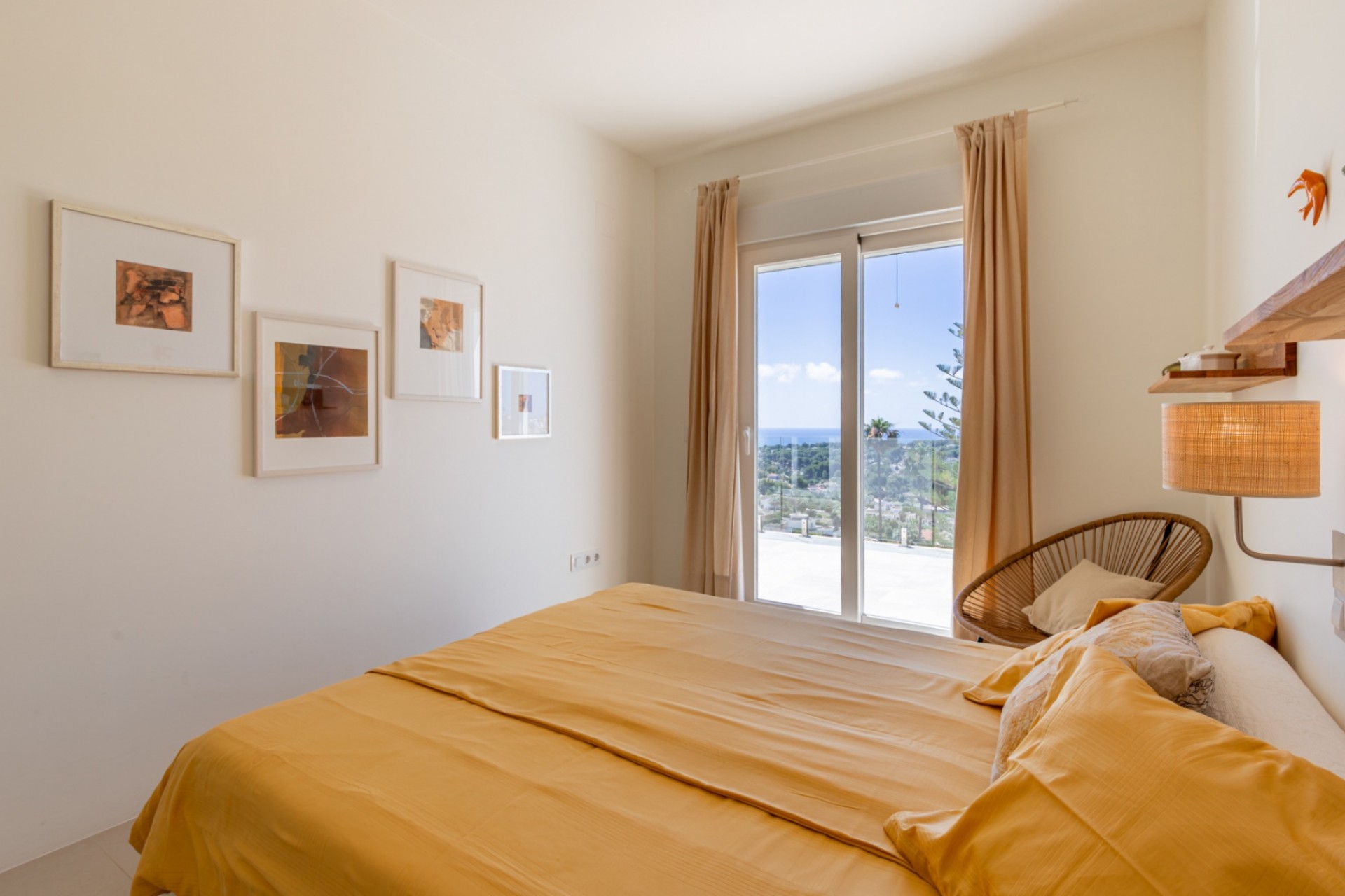 Resale - Villa -
Moraira - Benimeit