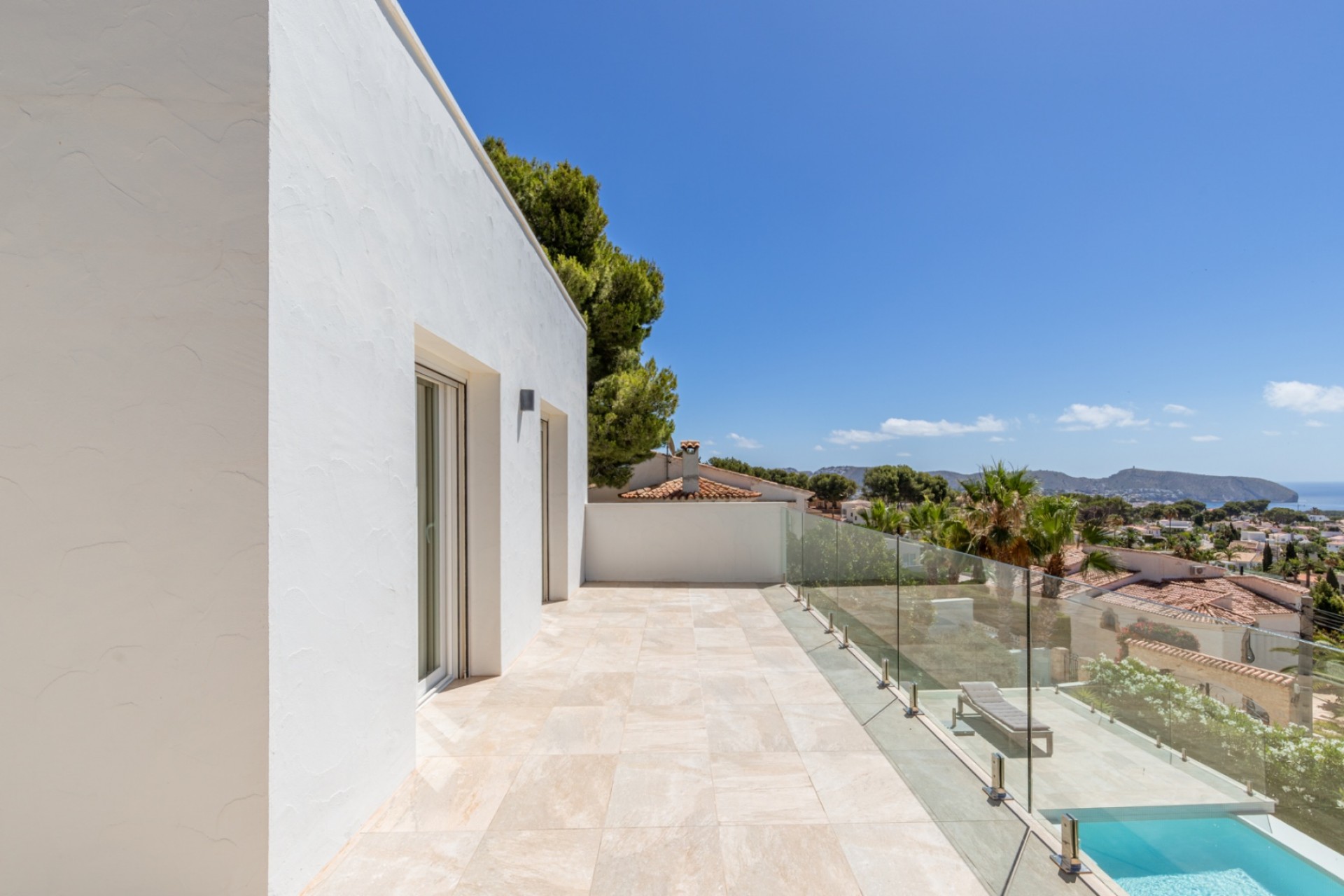 Resale - Villa -
Moraira - Benimeit