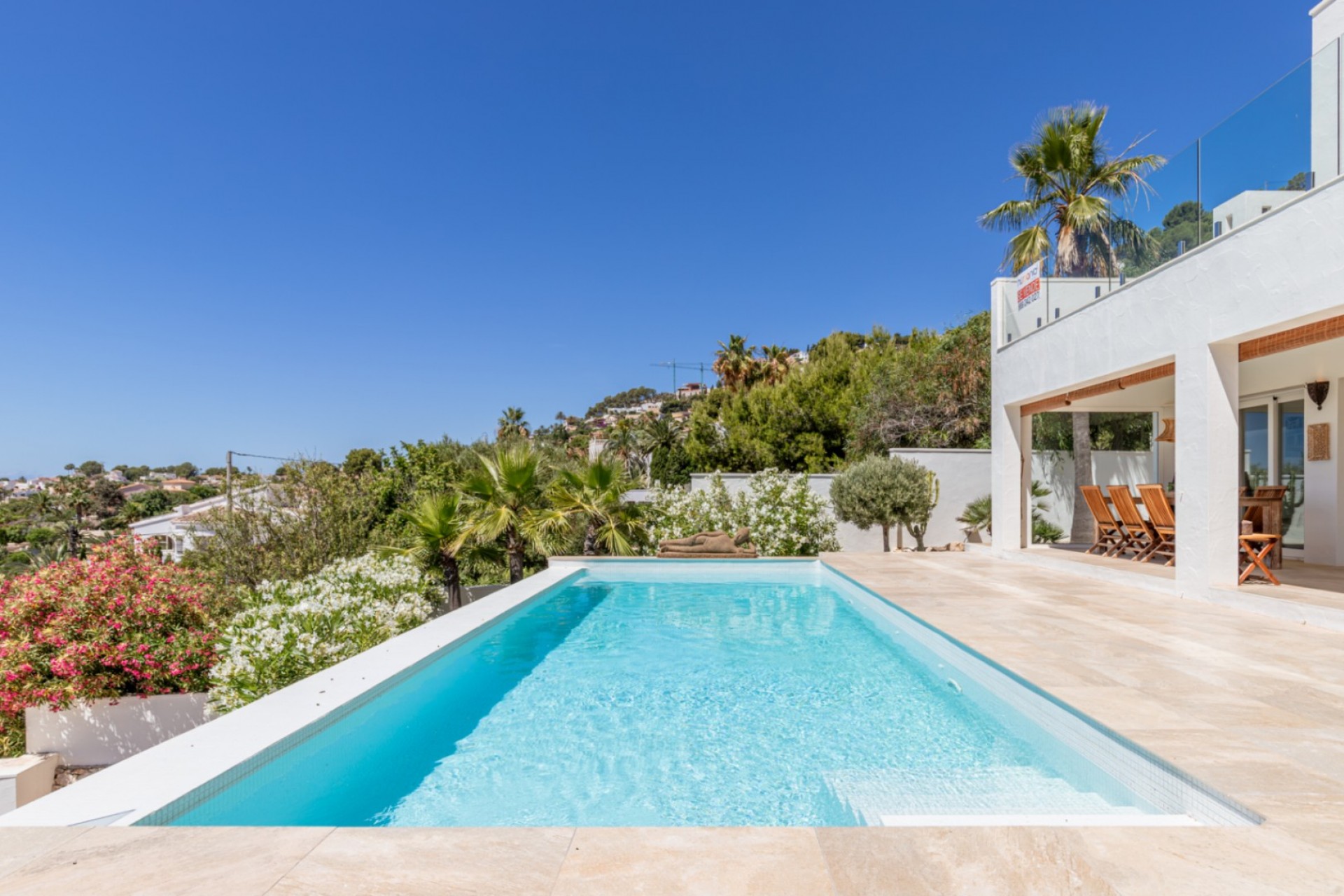Resale - Villa -
Moraira - Benimeit