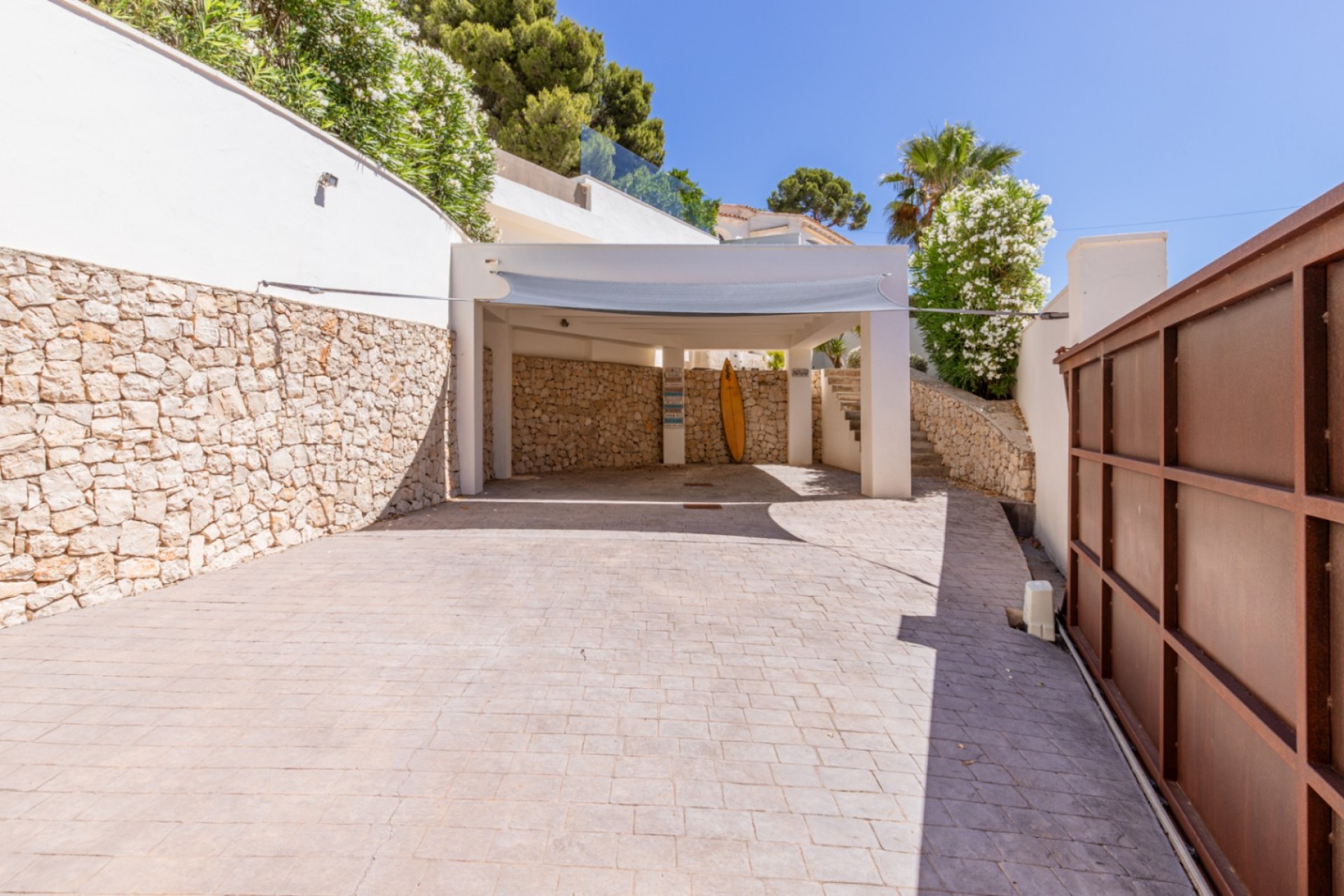 Resale - Villa -
Moraira - Benimeit