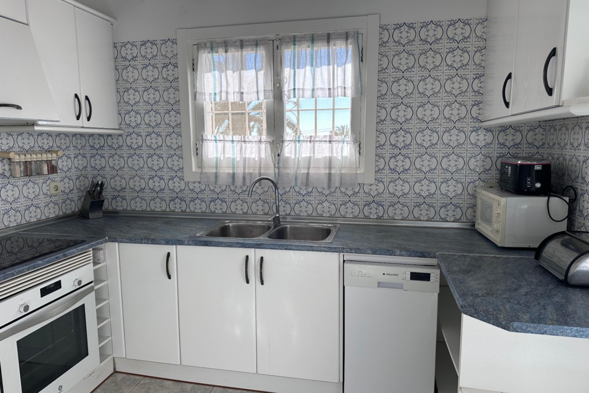 Resale - Villa -
Moraira - La sabatera