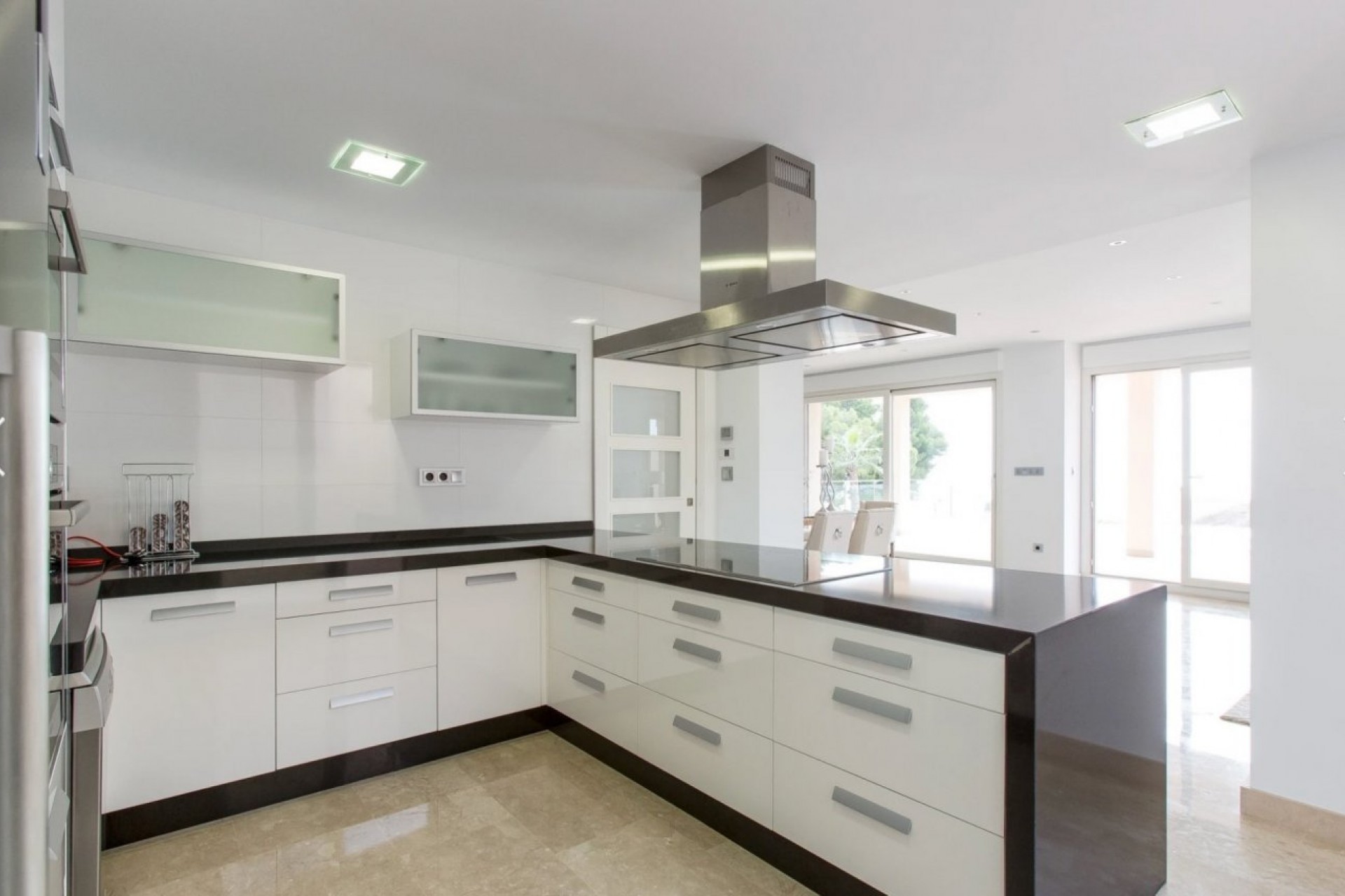 Resale - Villa -
Moraira