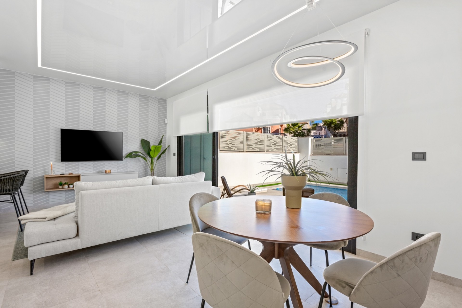 Resale - Villa * -
Orihuela Costa* - Blue Lagoon*