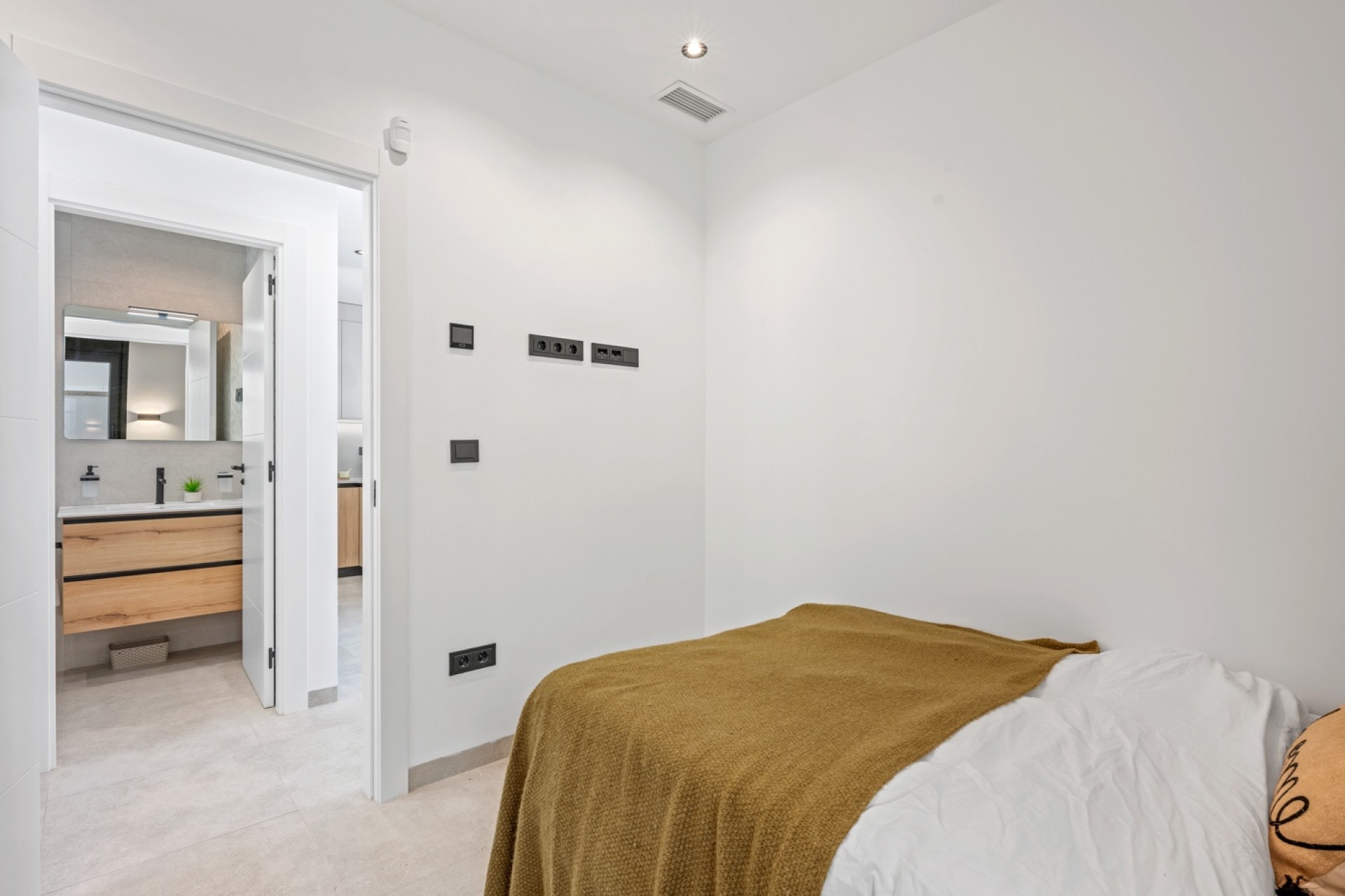 Resale - Villa * -
Orihuela Costa* - Blue Lagoon*