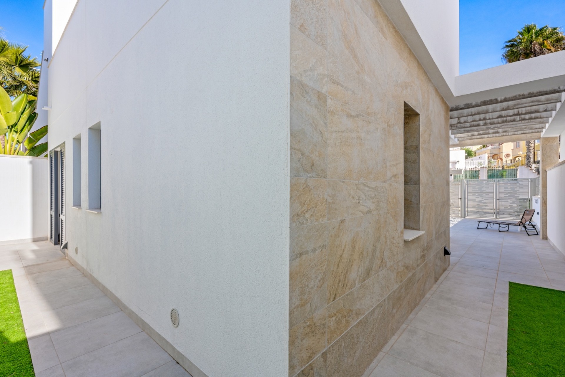 Resale - Villa * -
Orihuela Costa* - Blue Lagoon*