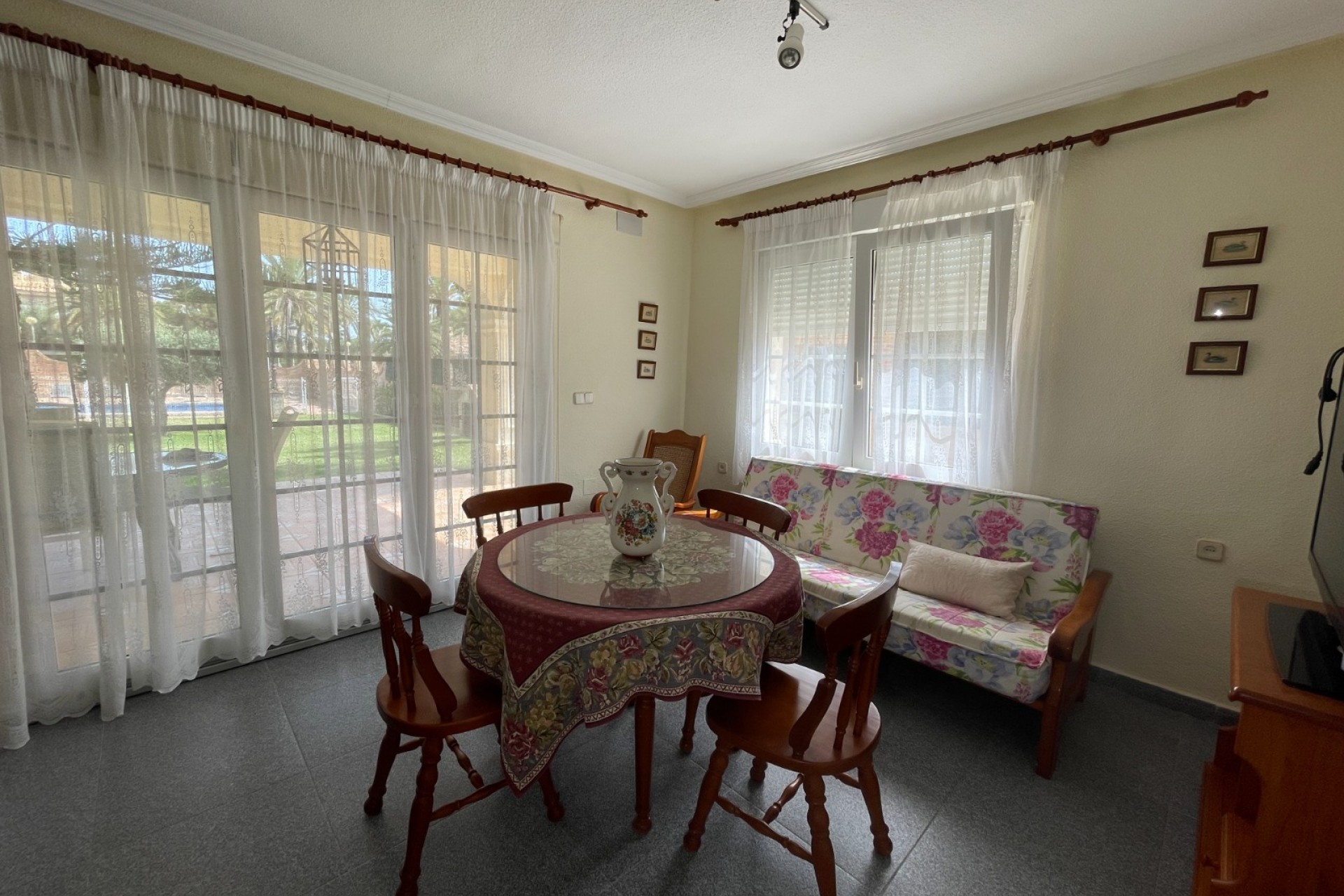 Resale - Villa -
Orihuela Costa - Cabo Roig