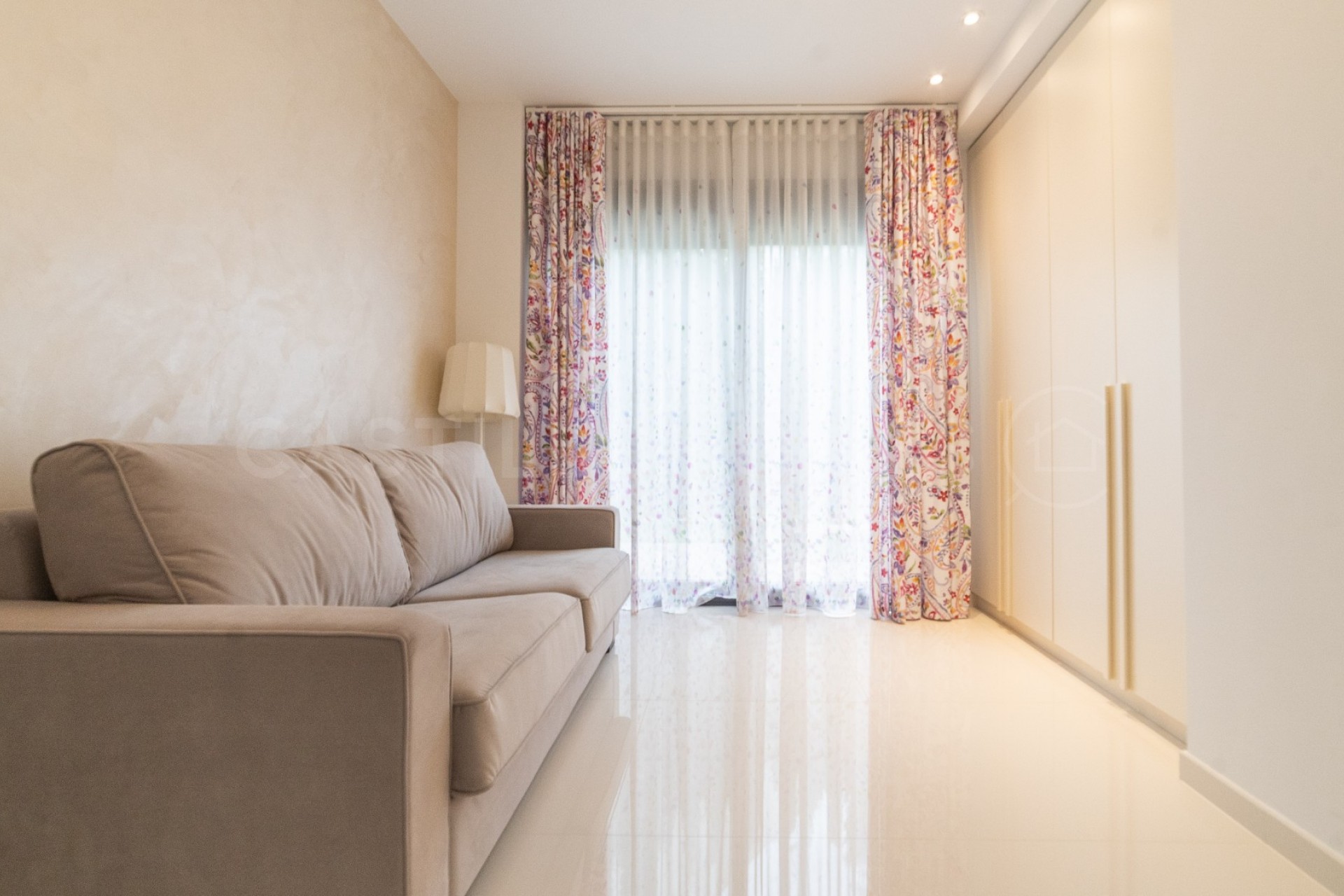 Resale - Villa -
Orihuela Costa - Campoamor