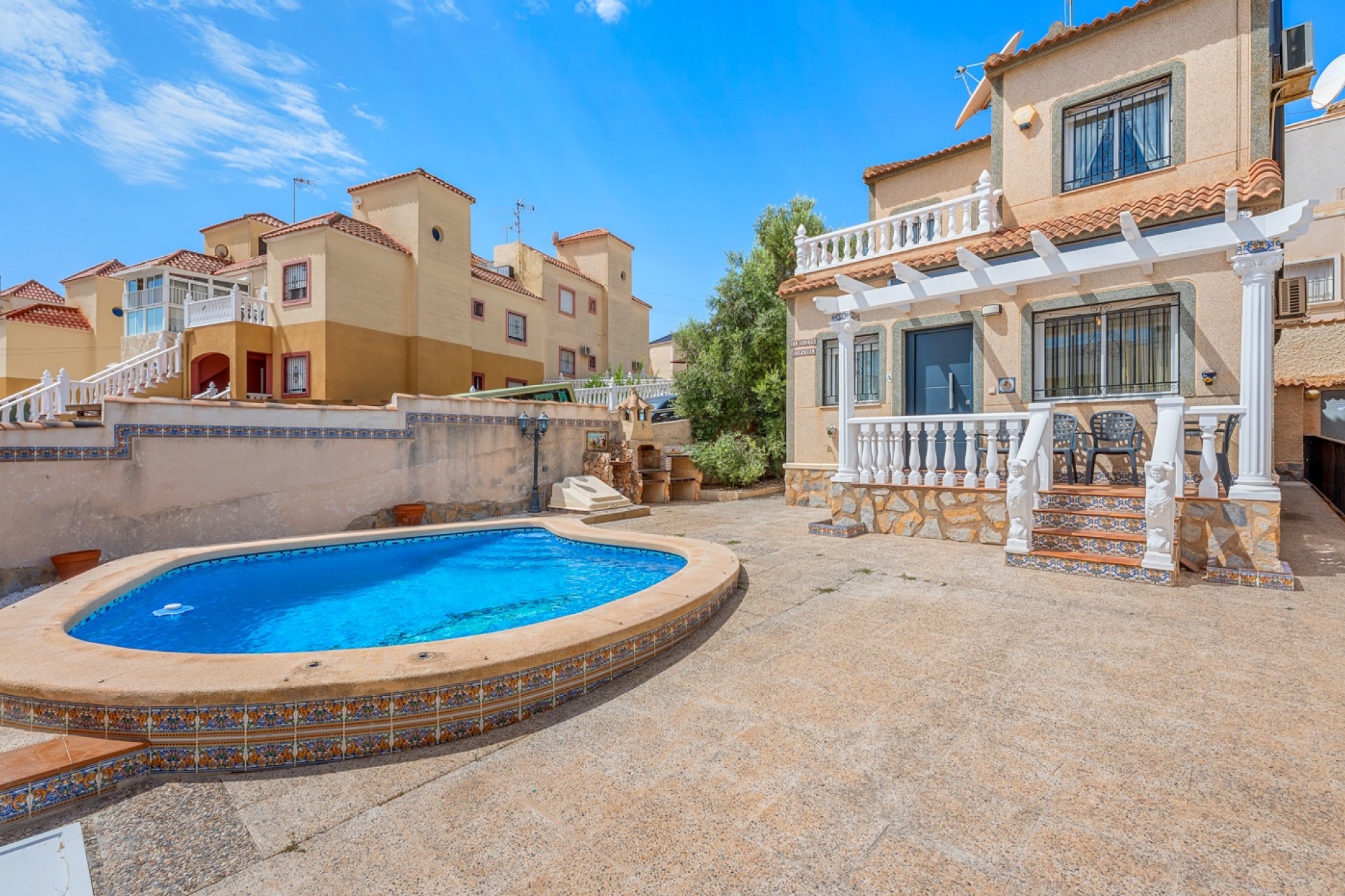 Resale - Villa -
Orihuela Costa - El Galan