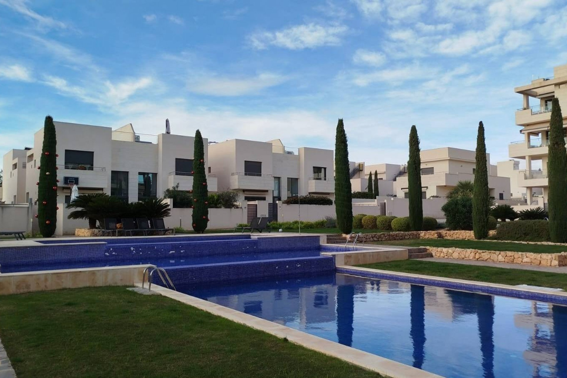 Resale - Villa -
Orihuela Costa - La Zenia