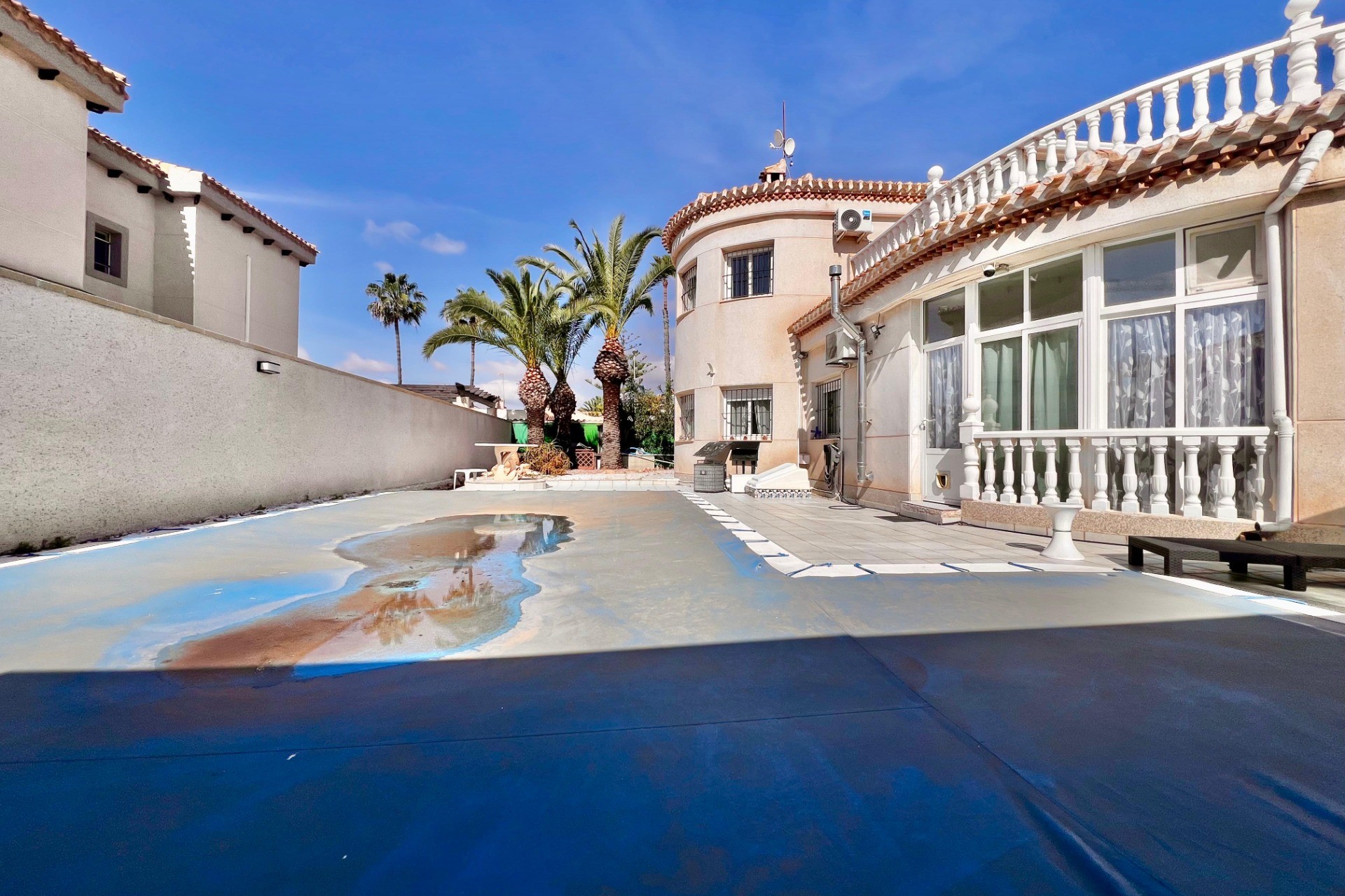 Resale - Villa -
Orihuela Costa - La Zenia