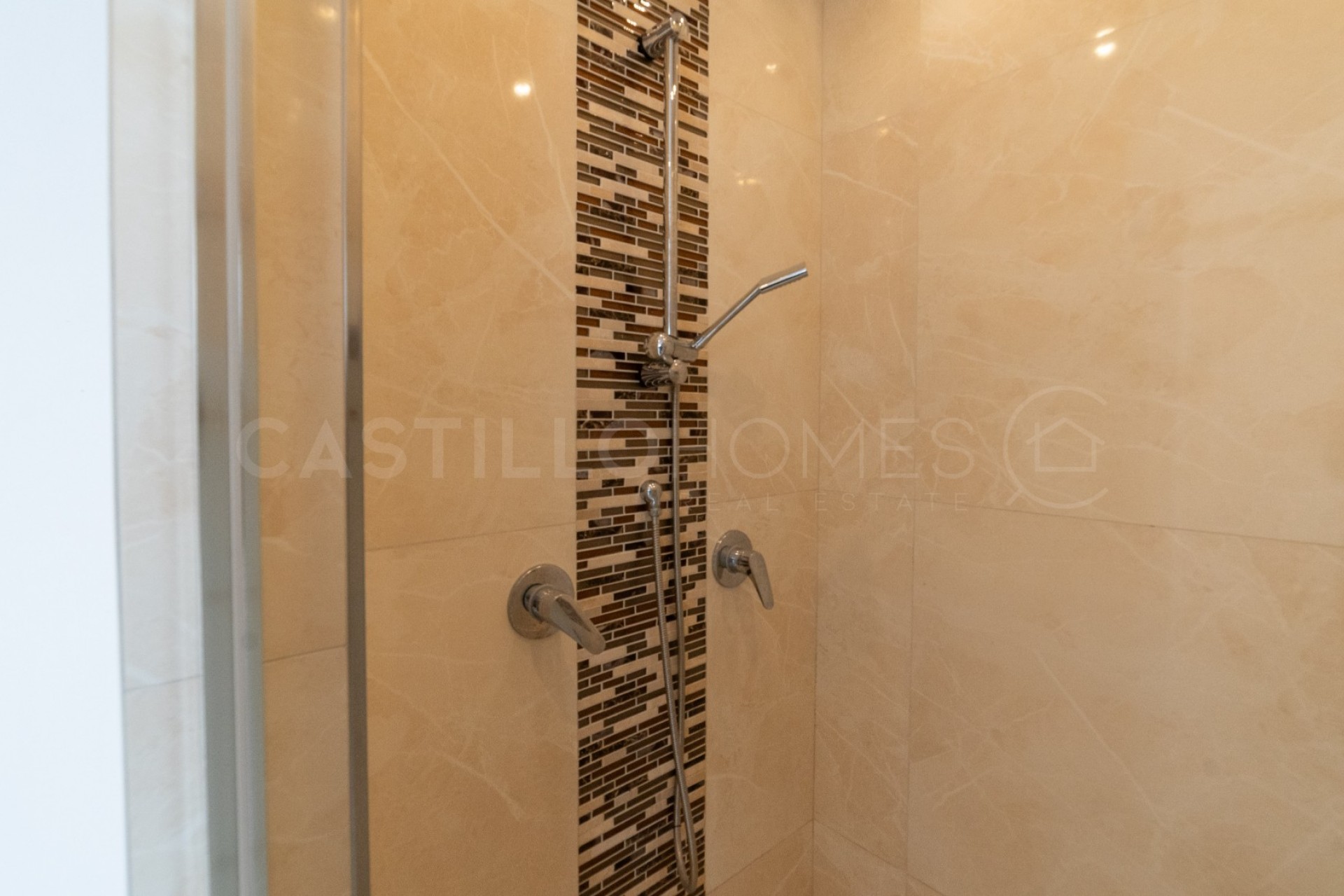 Resale - Villa -
Orihuela Costa - La Zenia